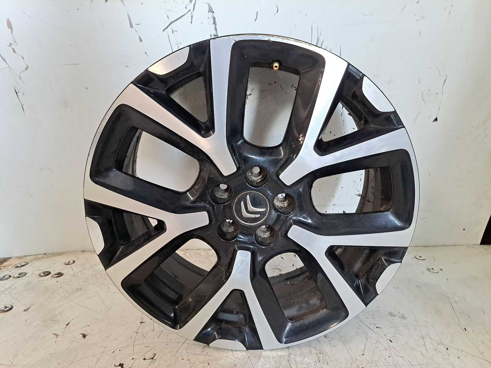 Recambio de llanta para citroën c5 aircross c-series referencia OEM IAM r19 9824243777 