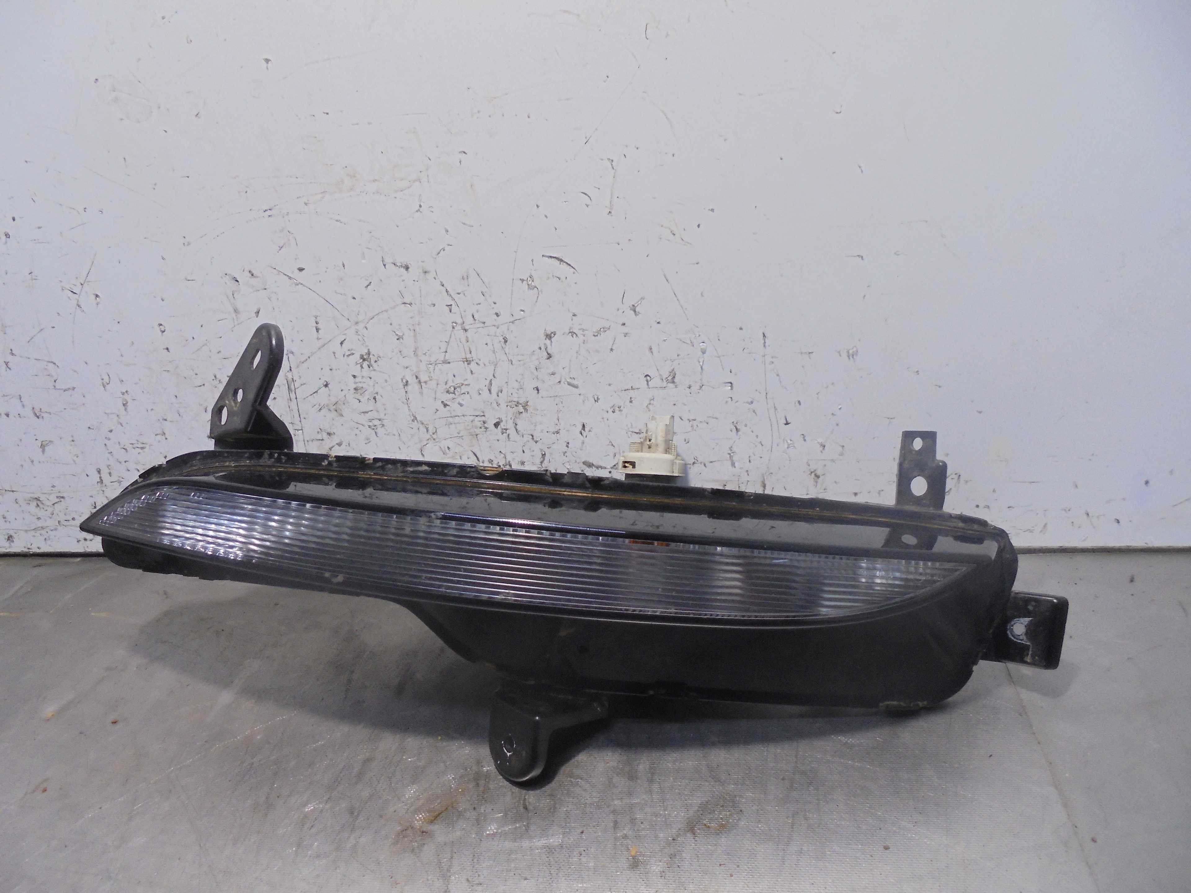 Recambio de piloto delantero derecho para renault megane iv berlina 5p bose-edition referencia OEM IAM 261306376R HELLA 