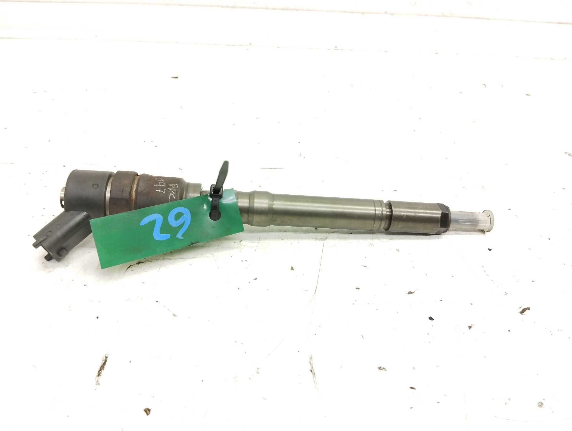 Recambio de inyector para kia carens referencia OEM IAM 3380027010 0445110064 
