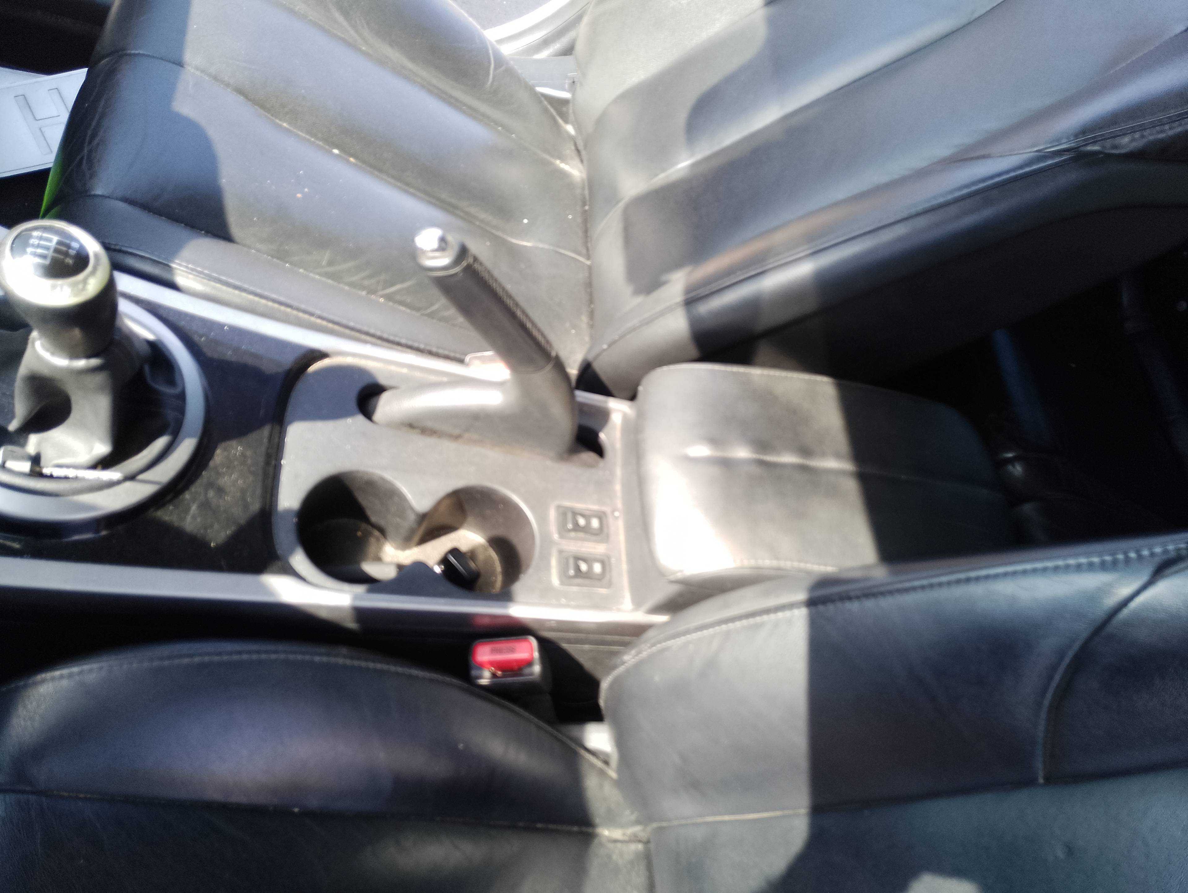 Recambio de apoyabrazos central para mazda cx-7 (er) active referencia OEM IAM   