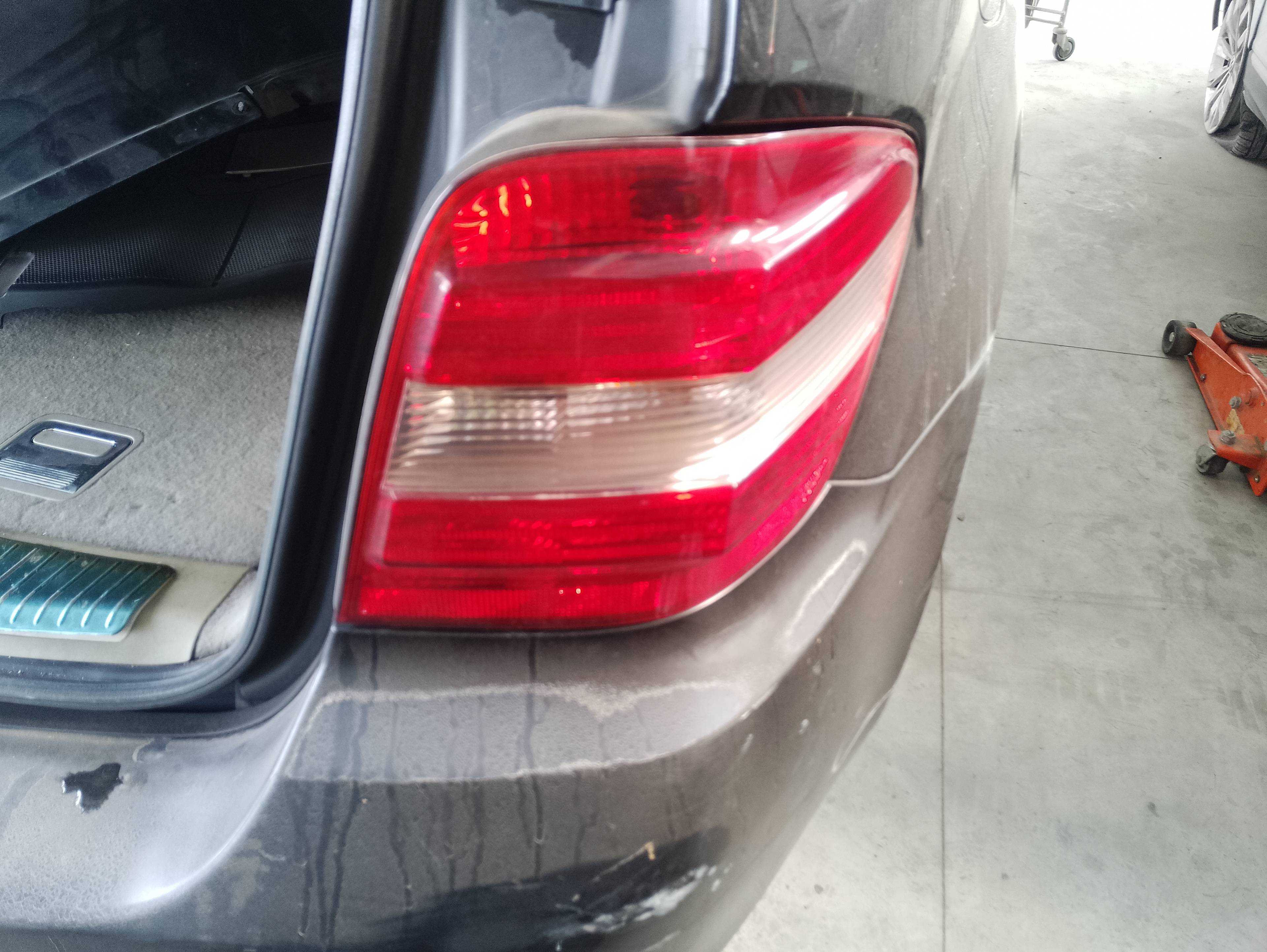 Recambio de piloto trasero derecho para mercedes-benz clase m (w164) 320 / 350 cdi (164.122) referencia OEM IAM   