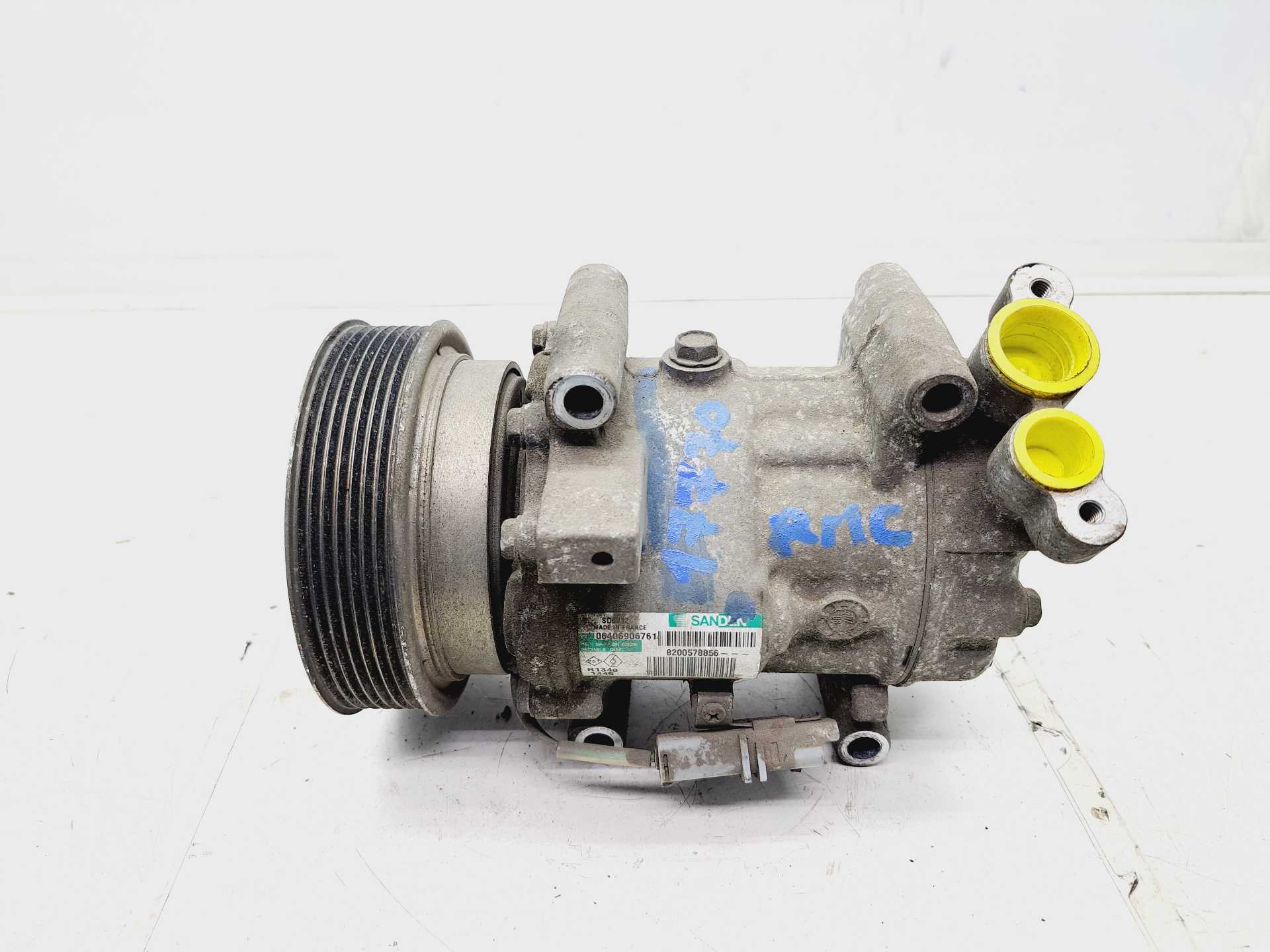 Recambio de compresor aire acondicionado para renault clio iii 1.2 16v referencia OEM IAM 8200578856 SANDEN 