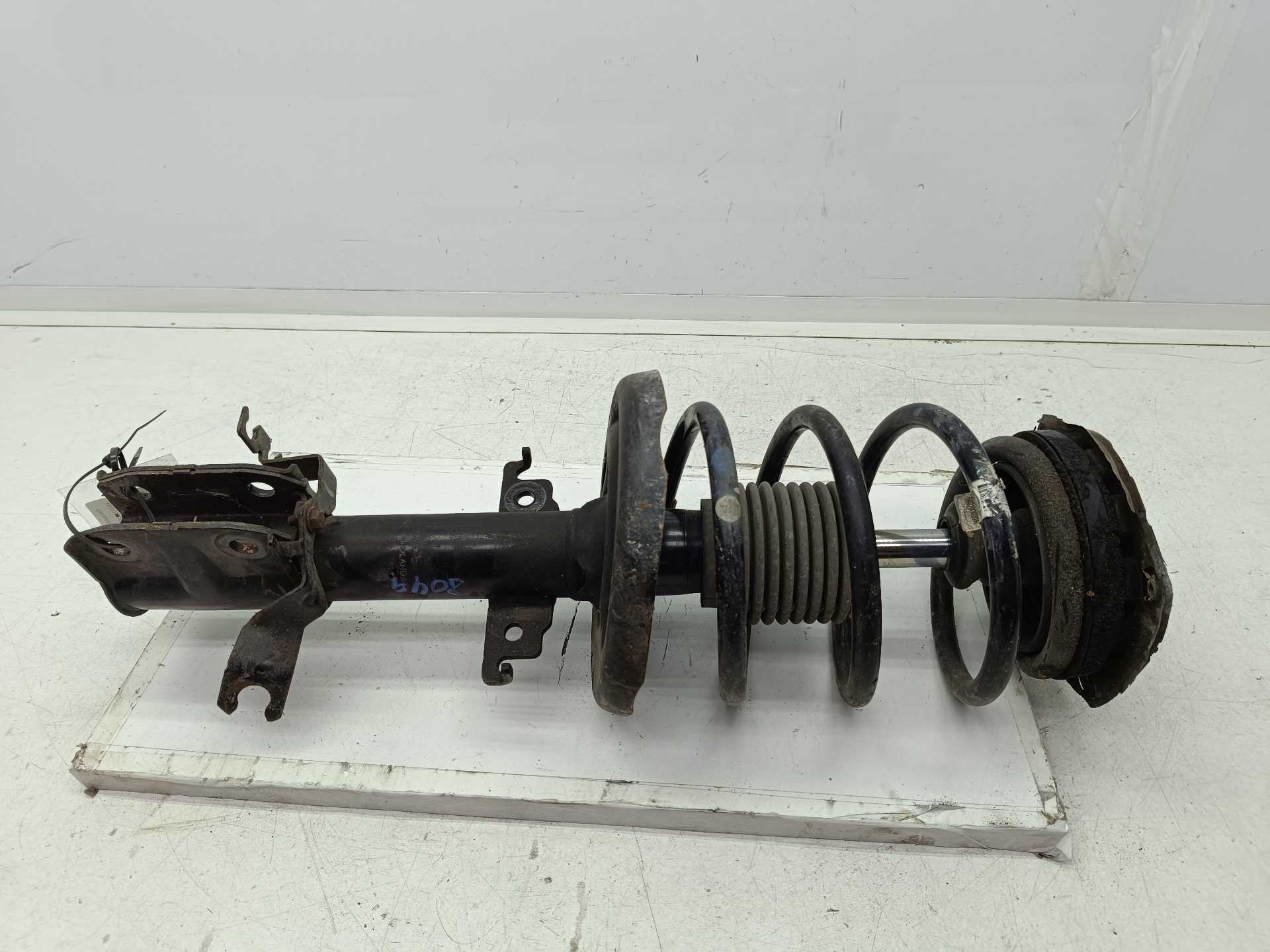 Recambio de amortiguador delantero derecho para renault scenic iii 2.0 16v referencia OEM IAM 543020017R  