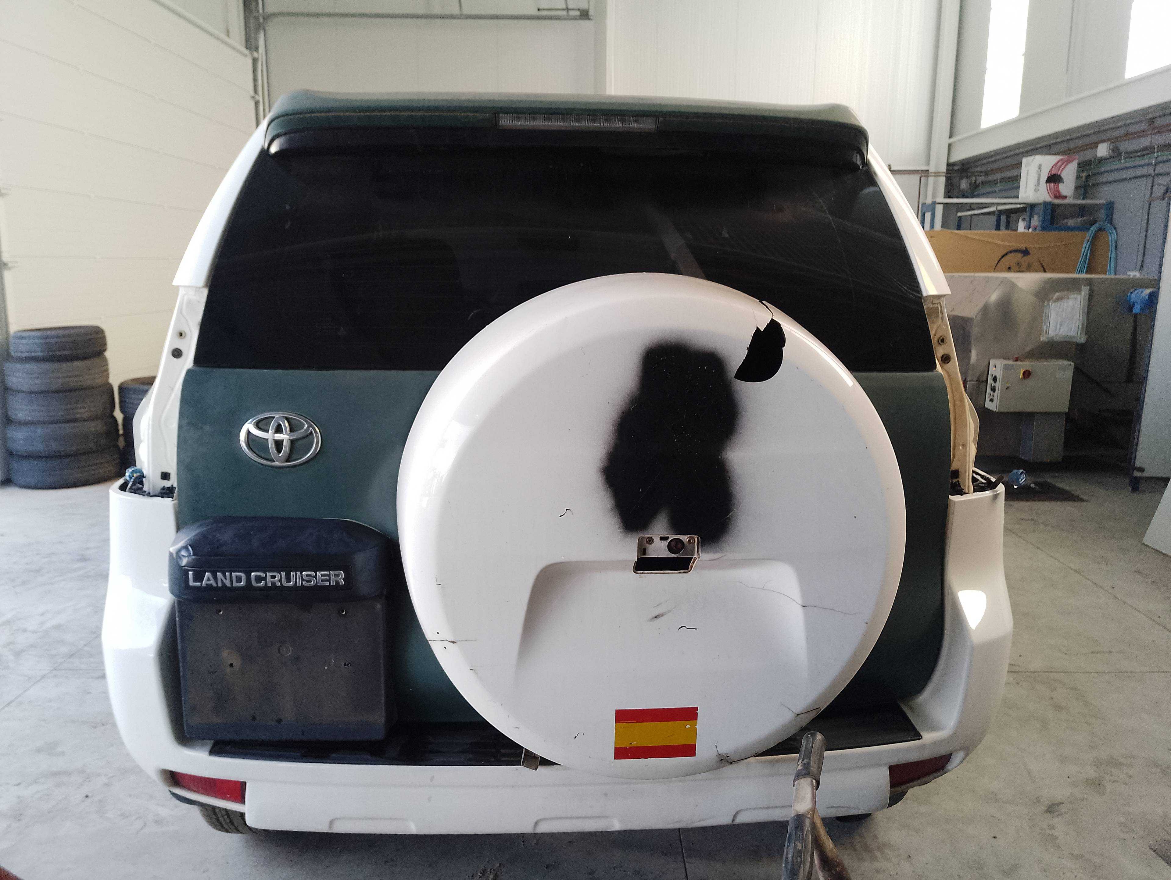 Recambio de porton trasero para toyota land cruiser (j15) basis referencia OEM IAM   
