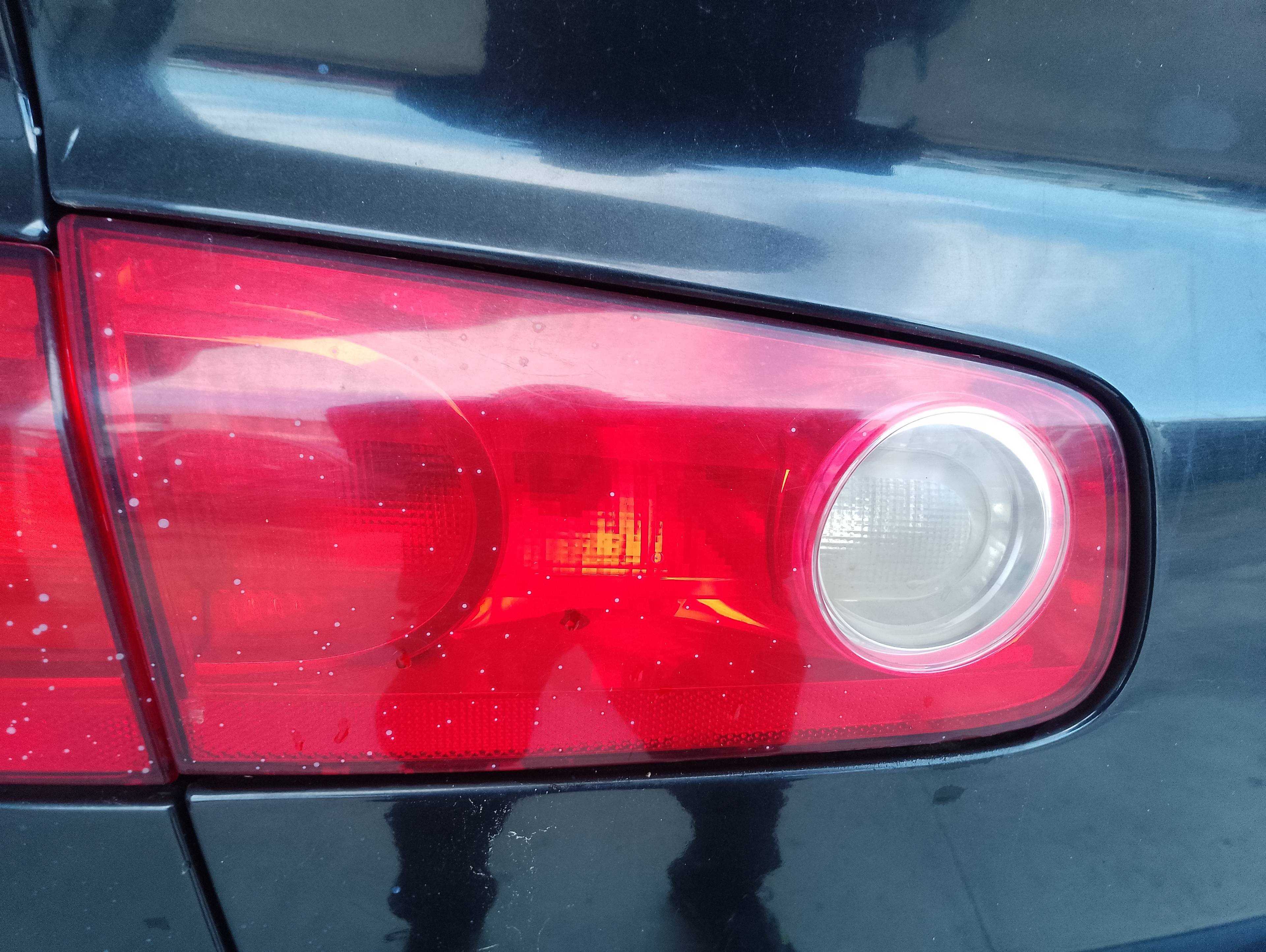 Recambio de piloto porton trasero izquierdo para renault laguna ii (bg0) authentique referencia OEM IAM   