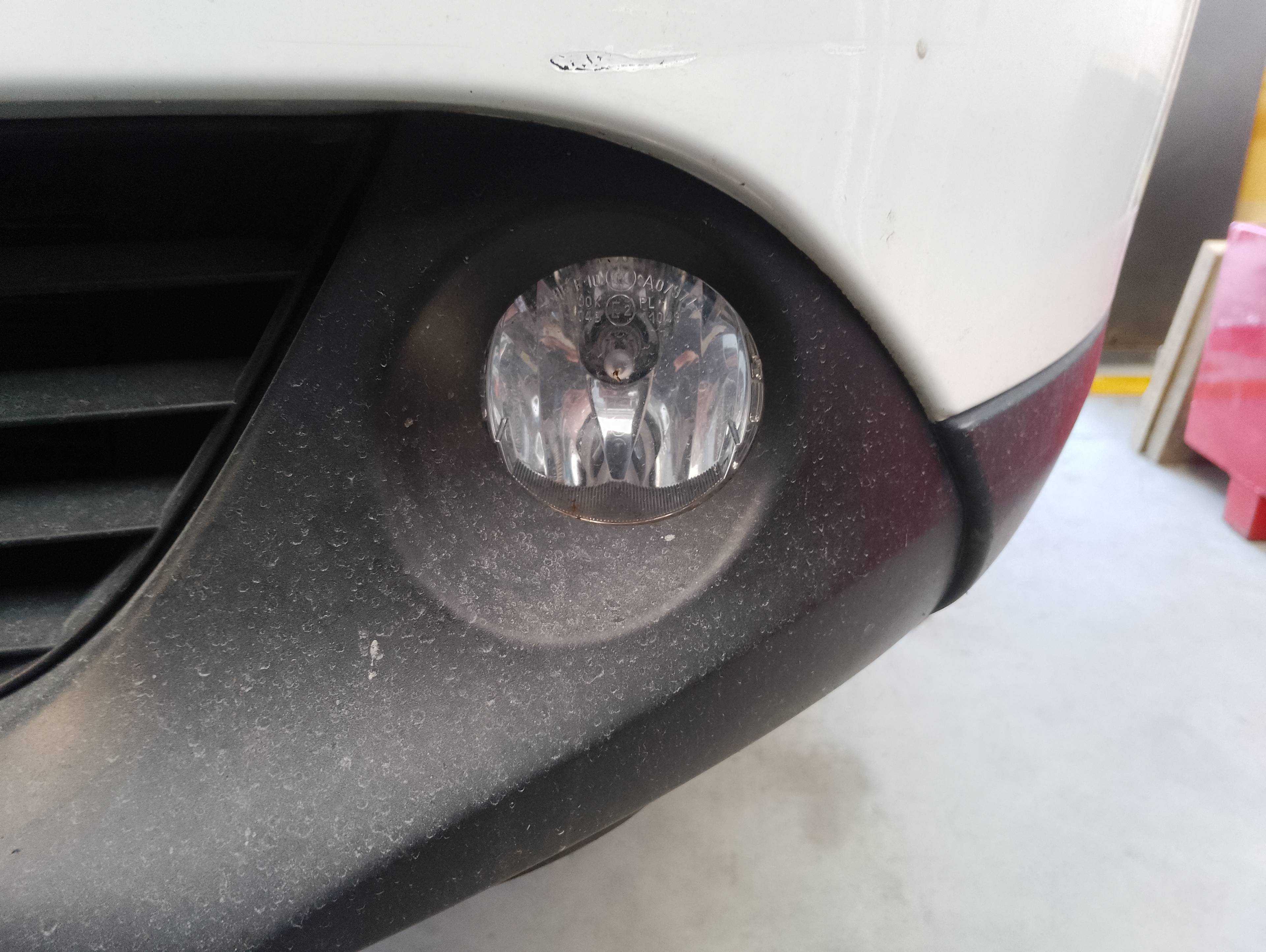 Recambio de faro antiniebla izquierdo para dacia lodgy laureate referencia OEM IAM   