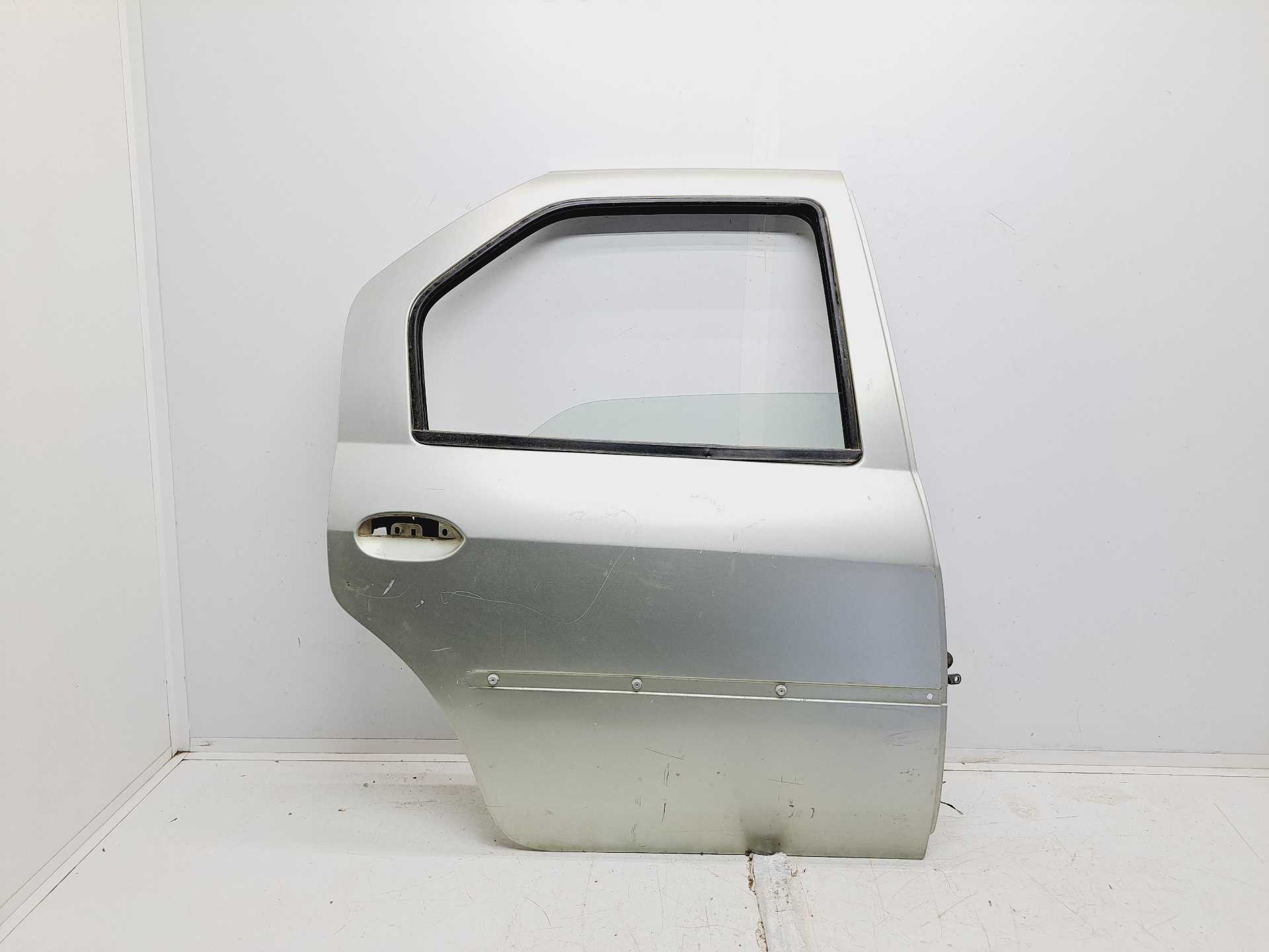 Recambio de puerta trasera derecha para dacia logan 1.4 cat referencia OEM IAM   