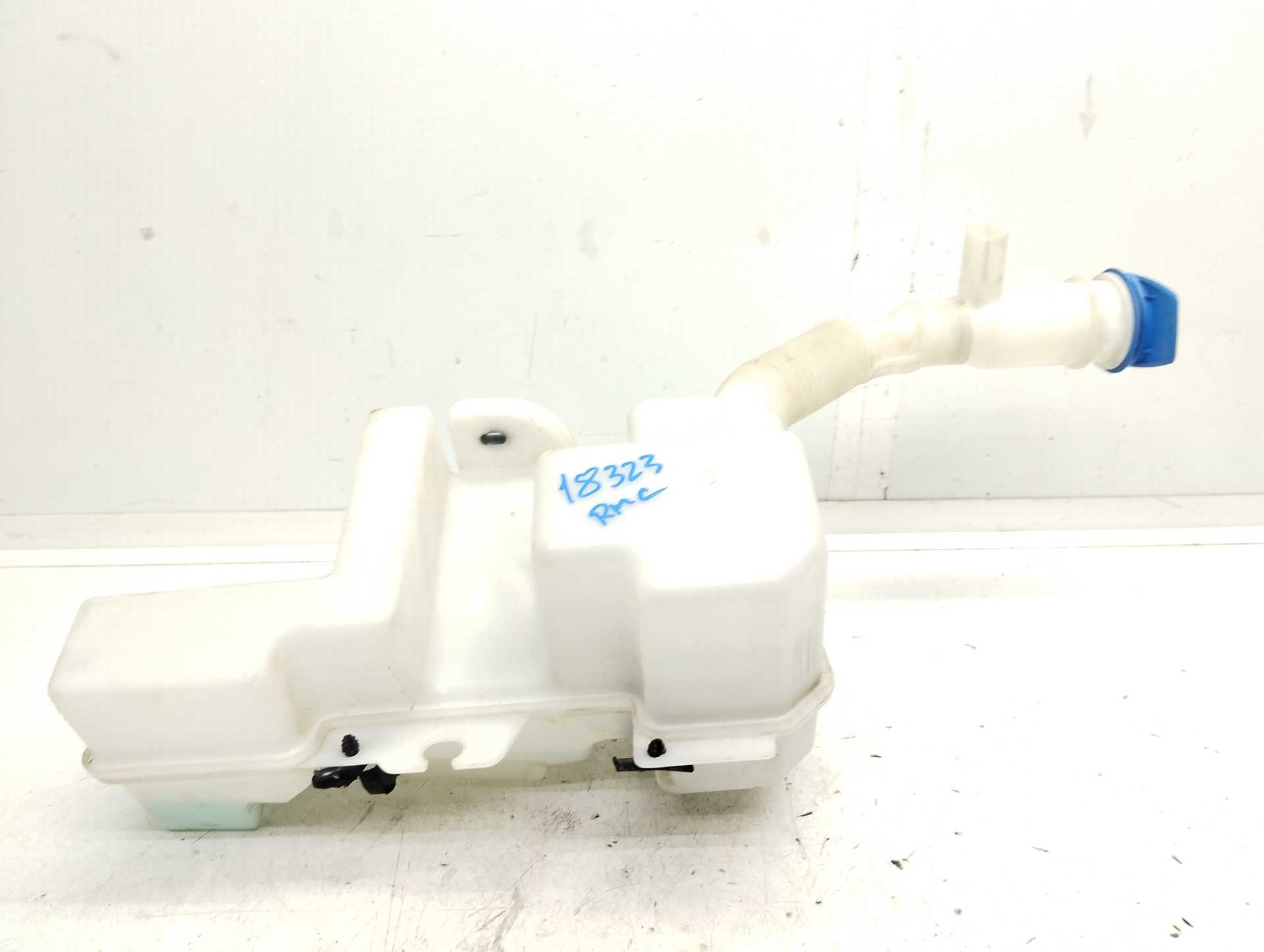 Recambio de deposito limpia para audi q3 (8ug) attraction referencia OEM IAM 8U0955451N 8U0955451P 8U0955451Q