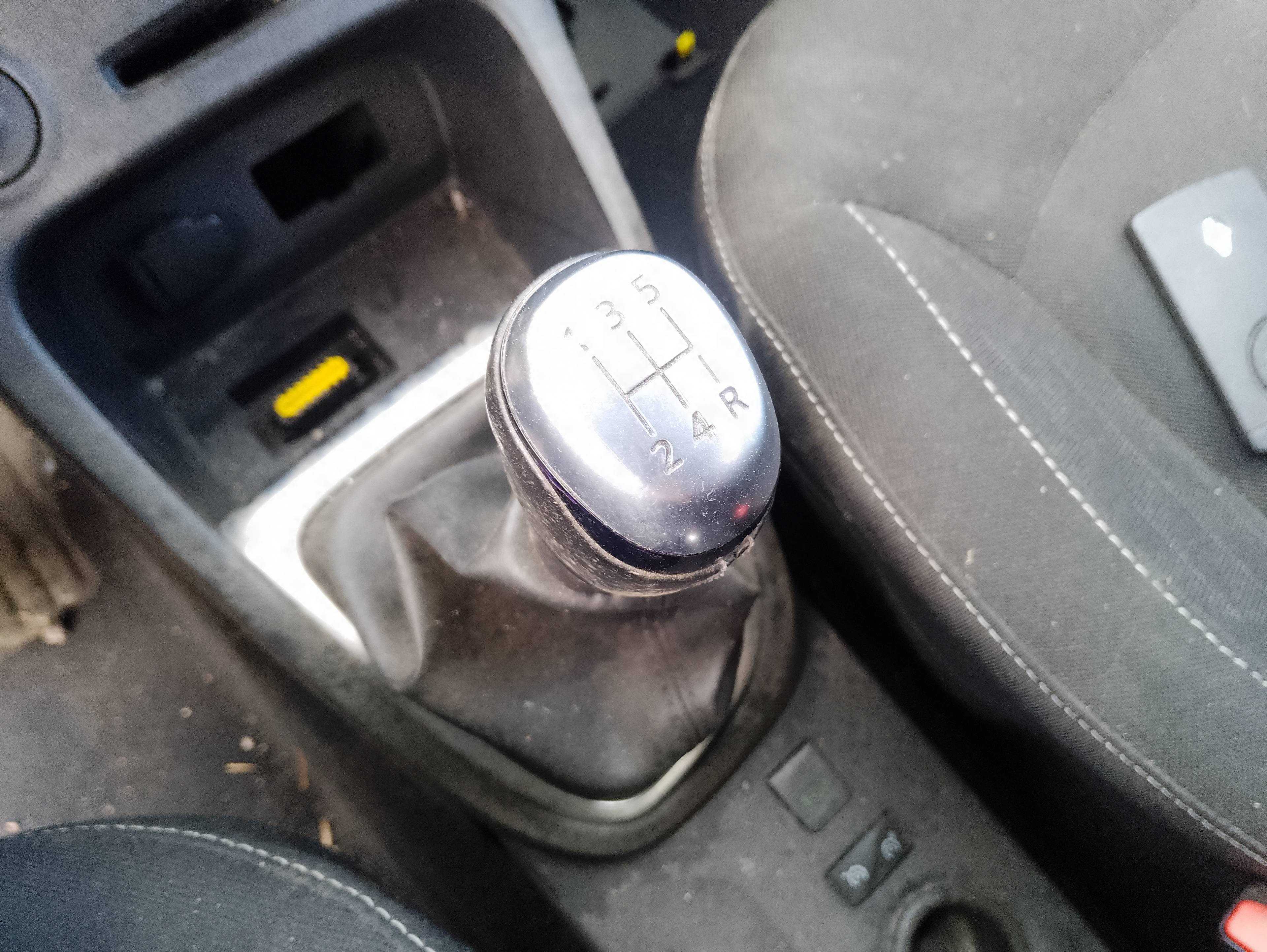 Recambio de palanca cambio para renault captur dynamique referencia OEM IAM   