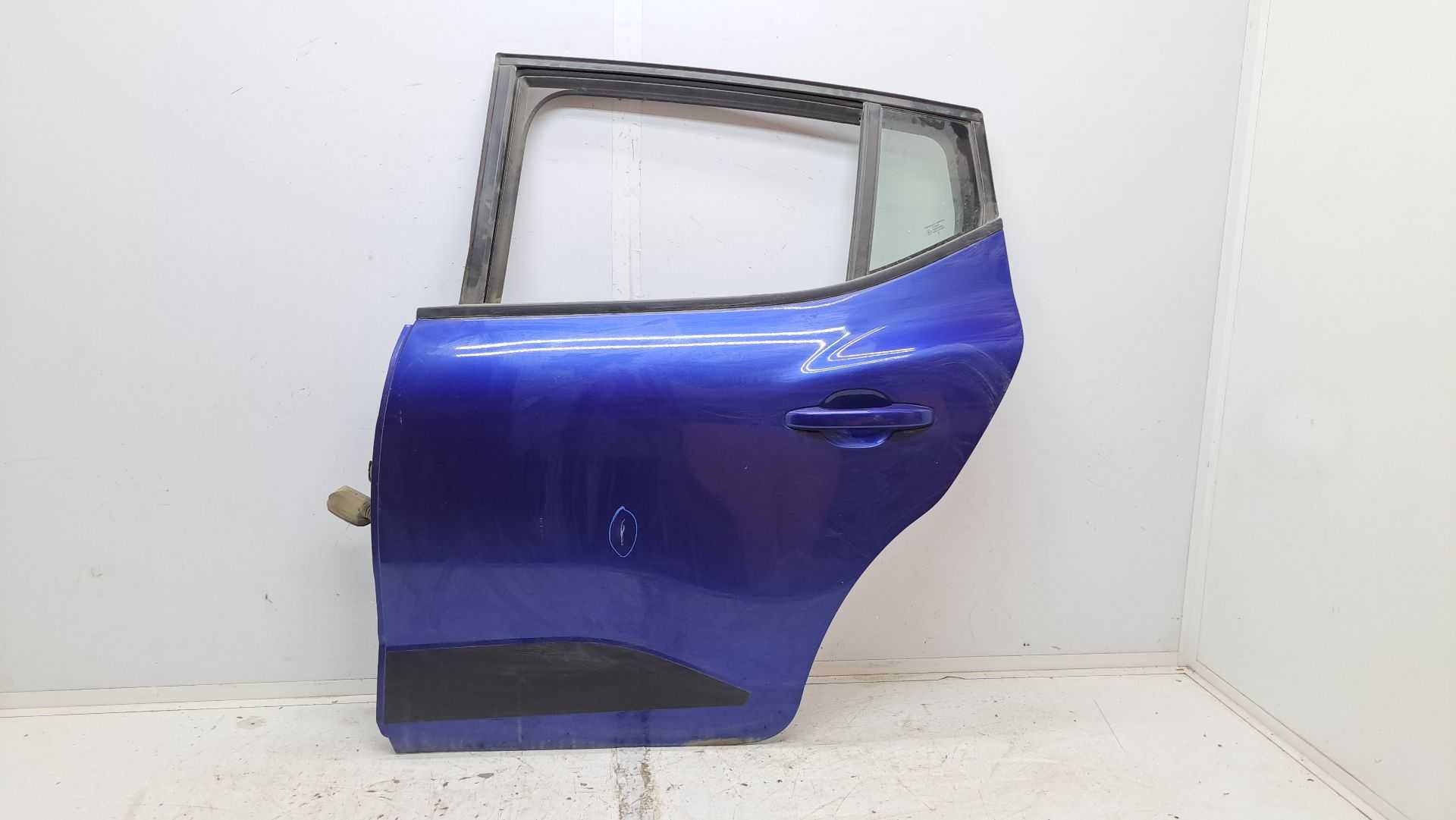 Recambio de puerta trasera izquierda para dacia sandero iii essential referencia OEM IAM   
