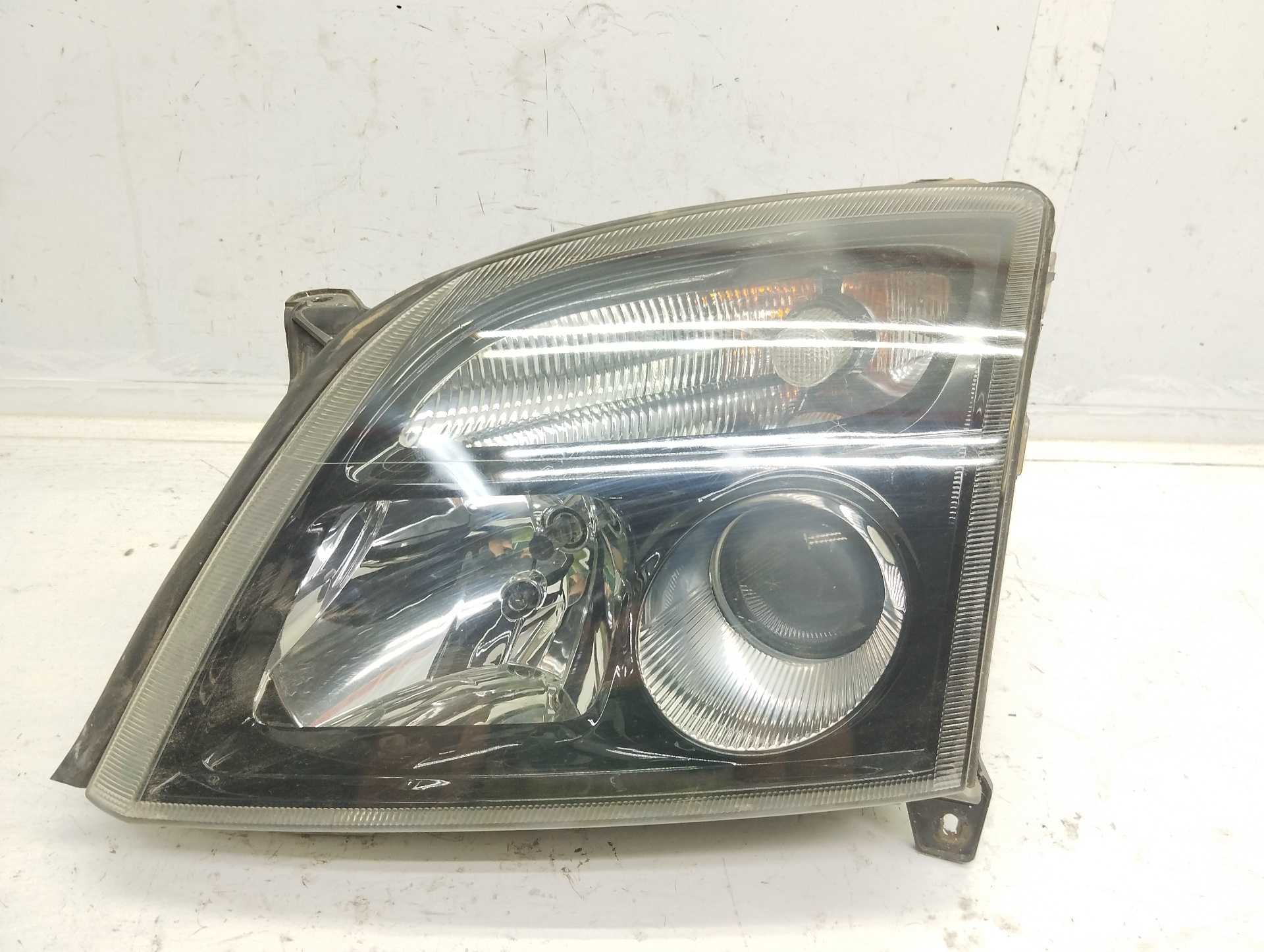 Recambio de faro izquierdo para opel vectra c berlina referencia OEM IAM 15588700  
