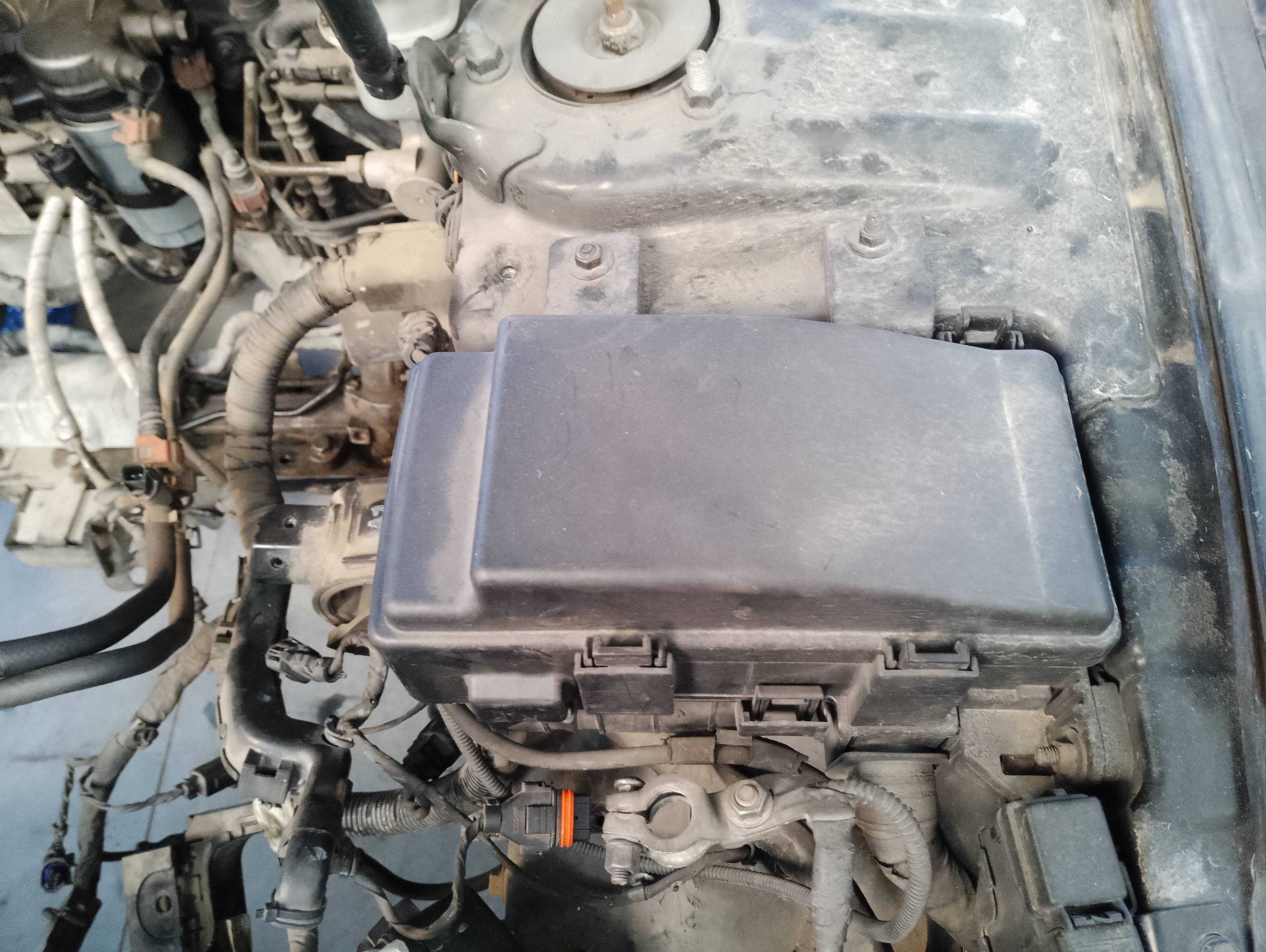 Recambio de caja reles / fusibles para hyundai sonata (nf) 2.0 crdi comfort i referencia OEM IAM   