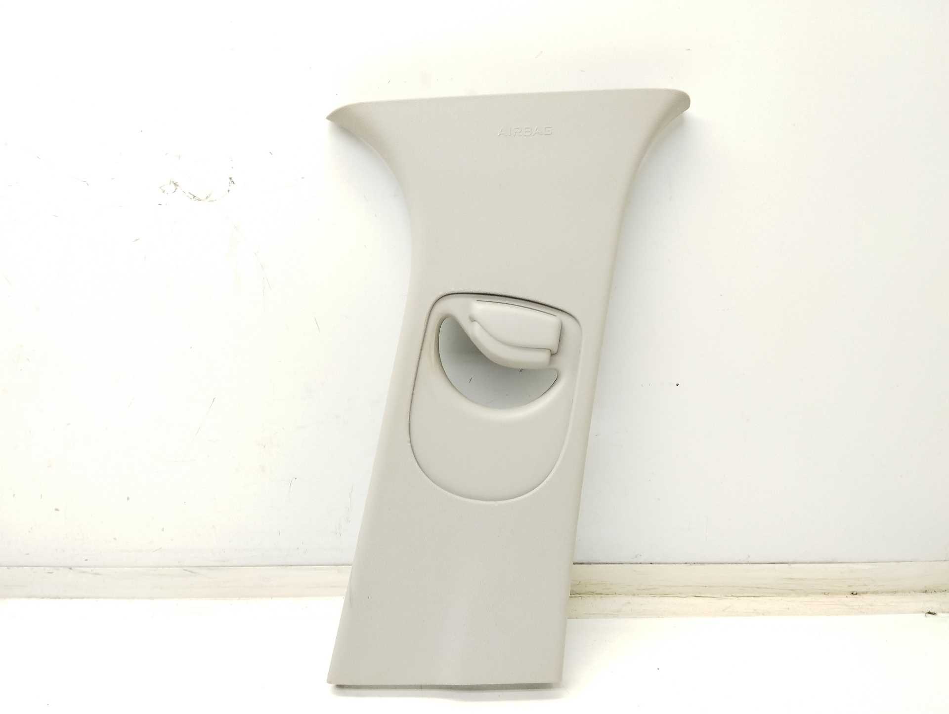Recambio de moldura interior para renault scenic iv black edition referencia OEM IAM 769136785R  
