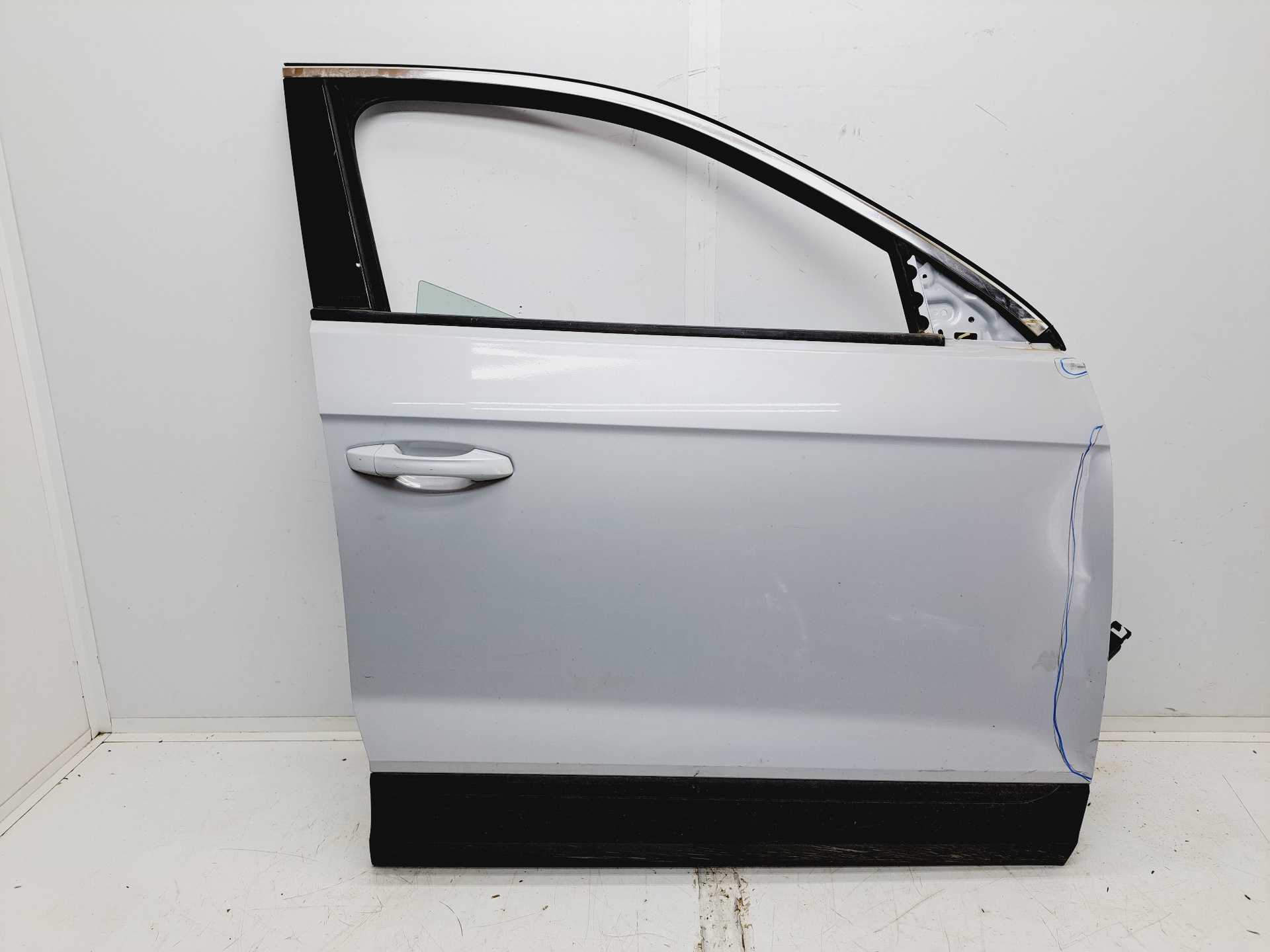 Recambio de puerta delantera derecha para volkswagen t-roc (d11) basis referencia OEM IAM 36401291 2GA831051AH 