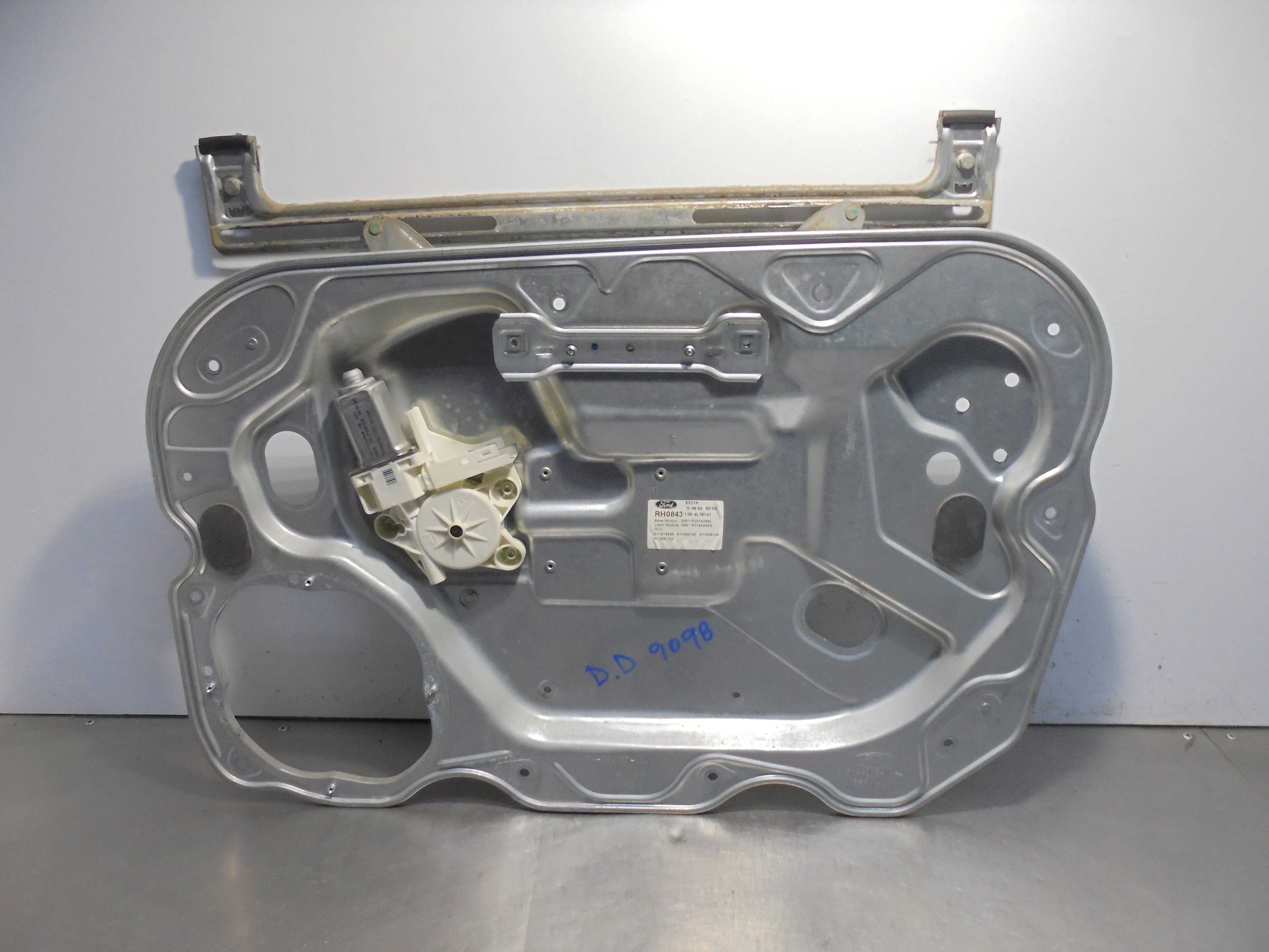 Recambio de elevalunas delantero derecho para ford focus c-max (cap) ambiente (d) referencia OEM IAM 3M51R203A28BL BROSE 