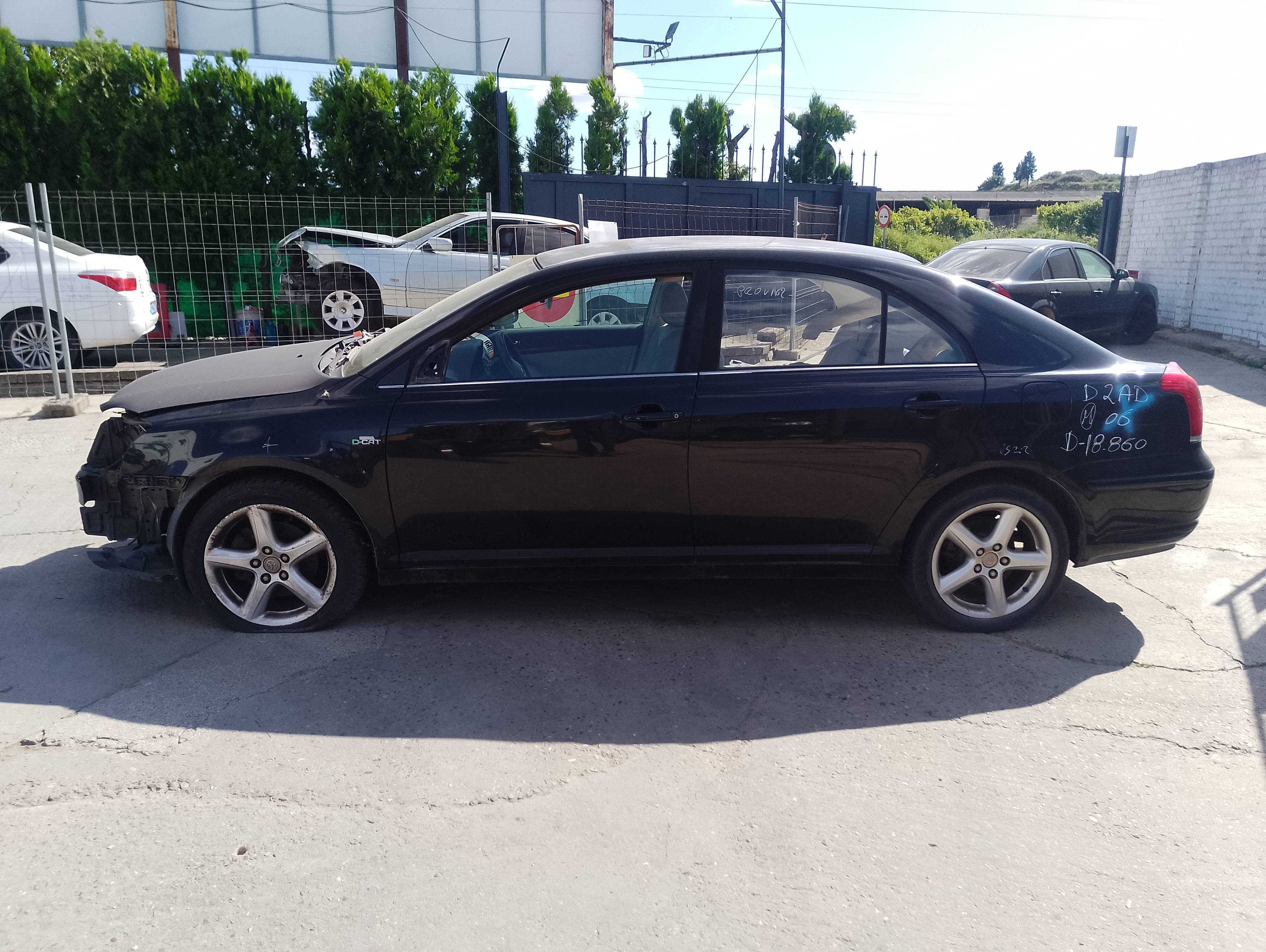 toyota avensis berlina (t25) del año 2006