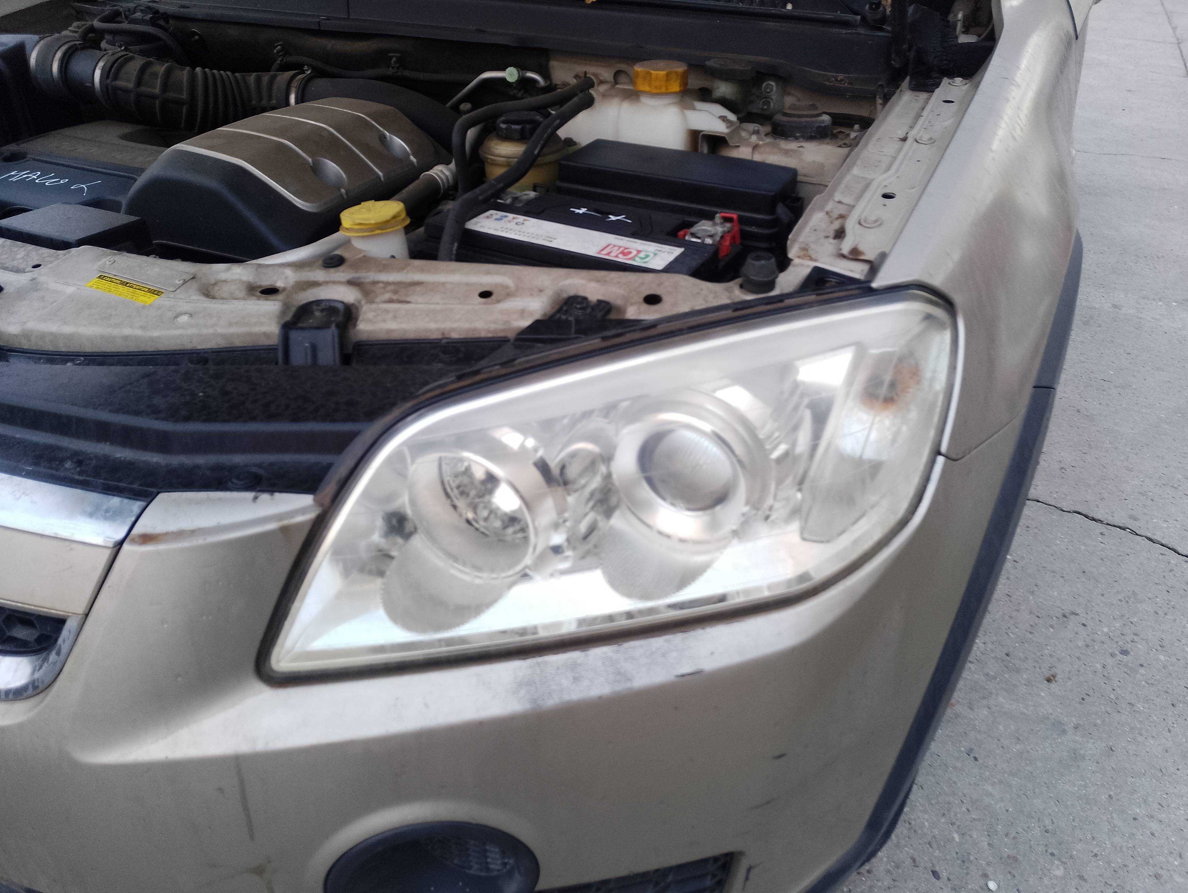 Recambio de faro izquierdo para chevrolet captiva 2.0 vcdi ls referencia OEM IAM   
