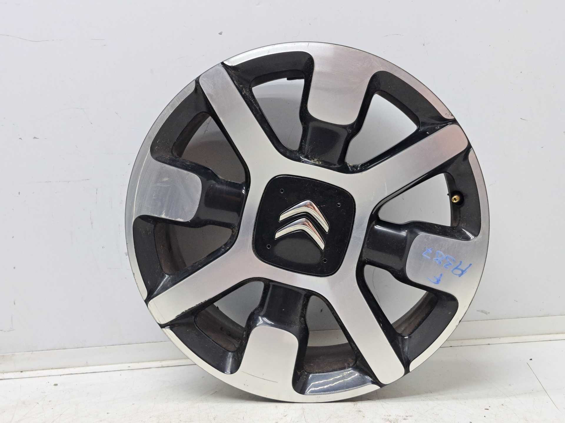 Recambio de llanta para citroën c4 cactus feel referencia OEM IAM R17 9800494077 