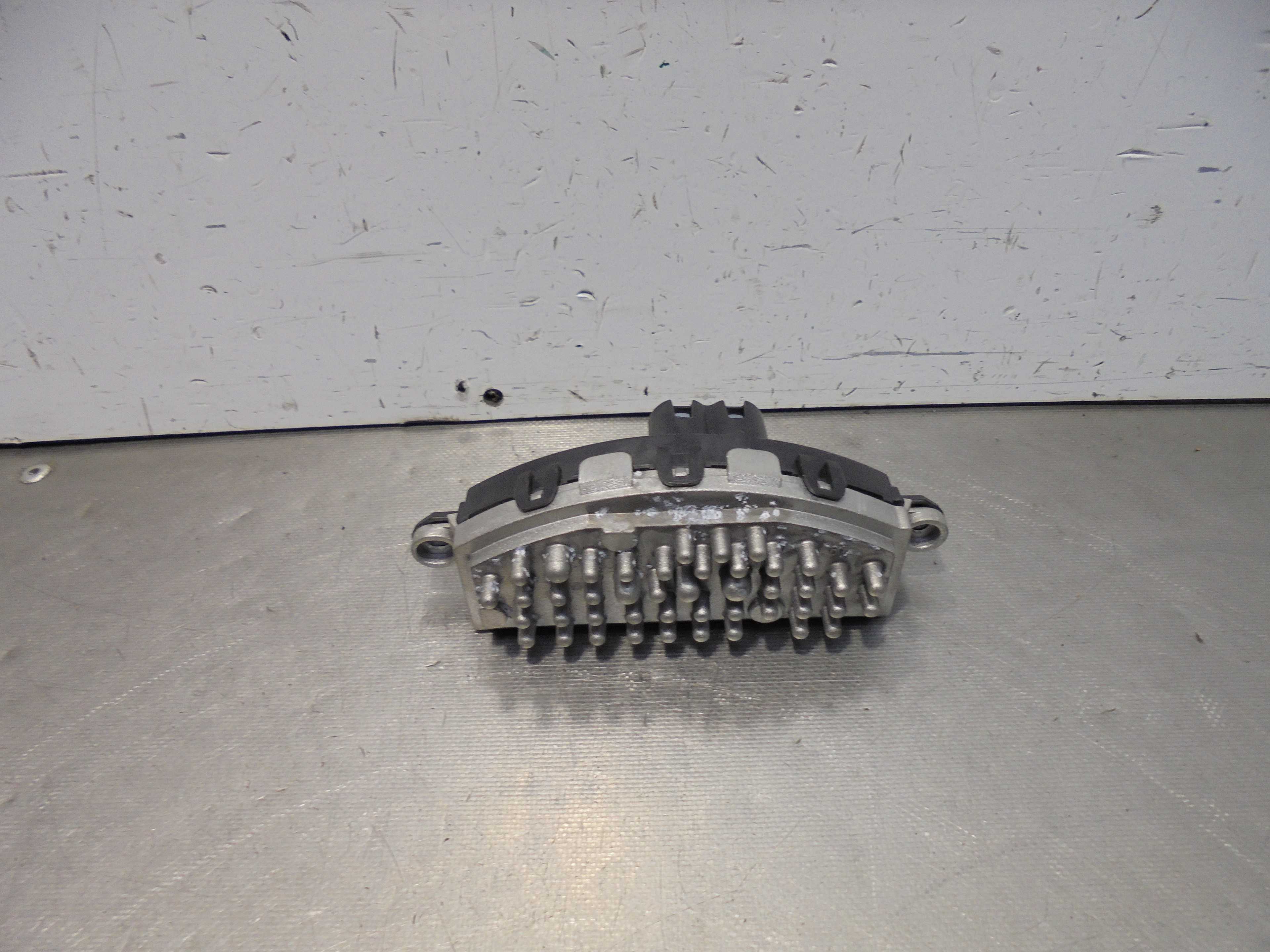 Recambio de resistencia calefaccion para skoda kamiq (nw4) active referencia OEM IAM 5Q0907521C VALEO 