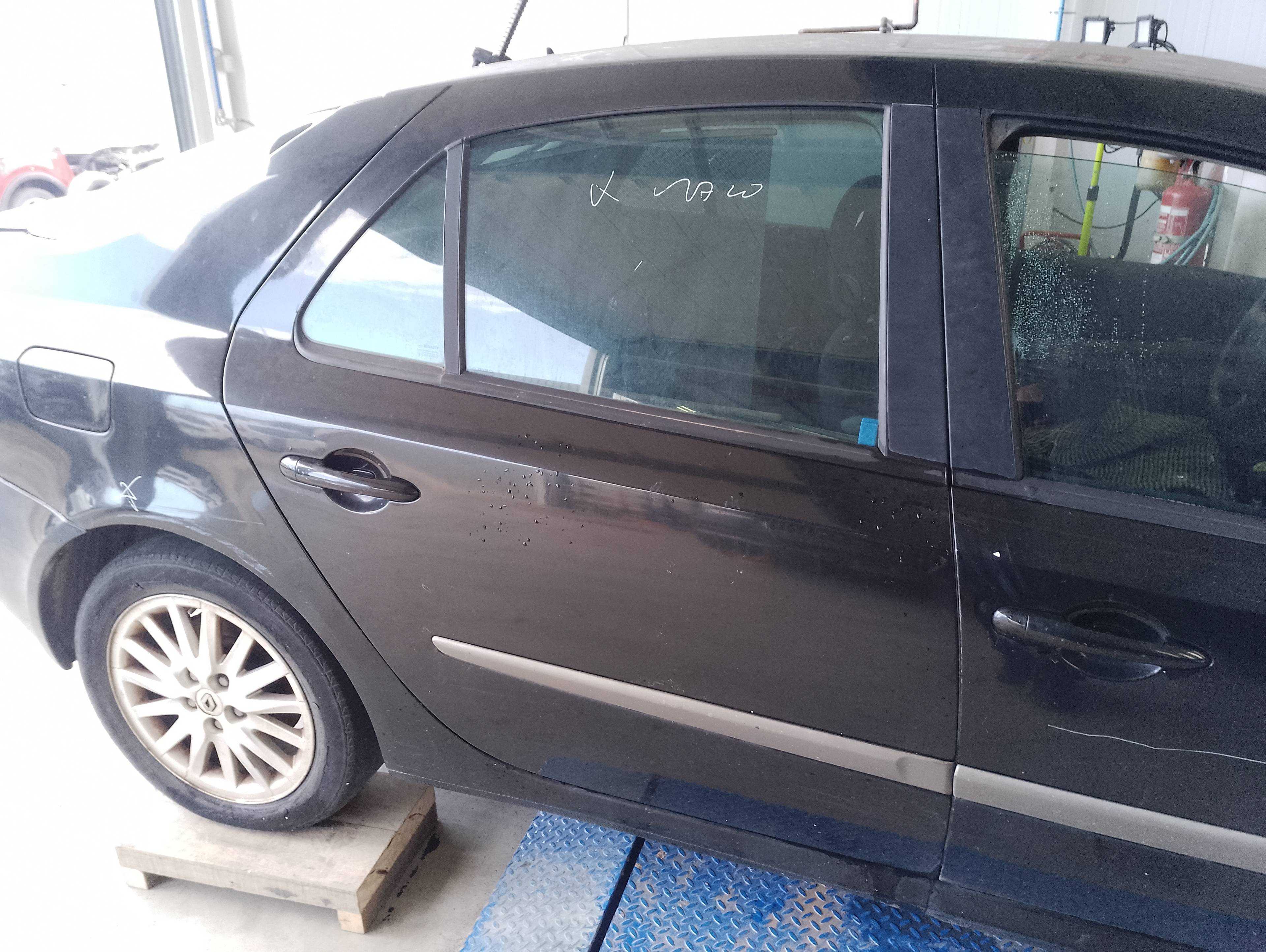Recambio de puerta trasera derecha para renault laguna ii (bg0) authentique referencia OEM IAM   