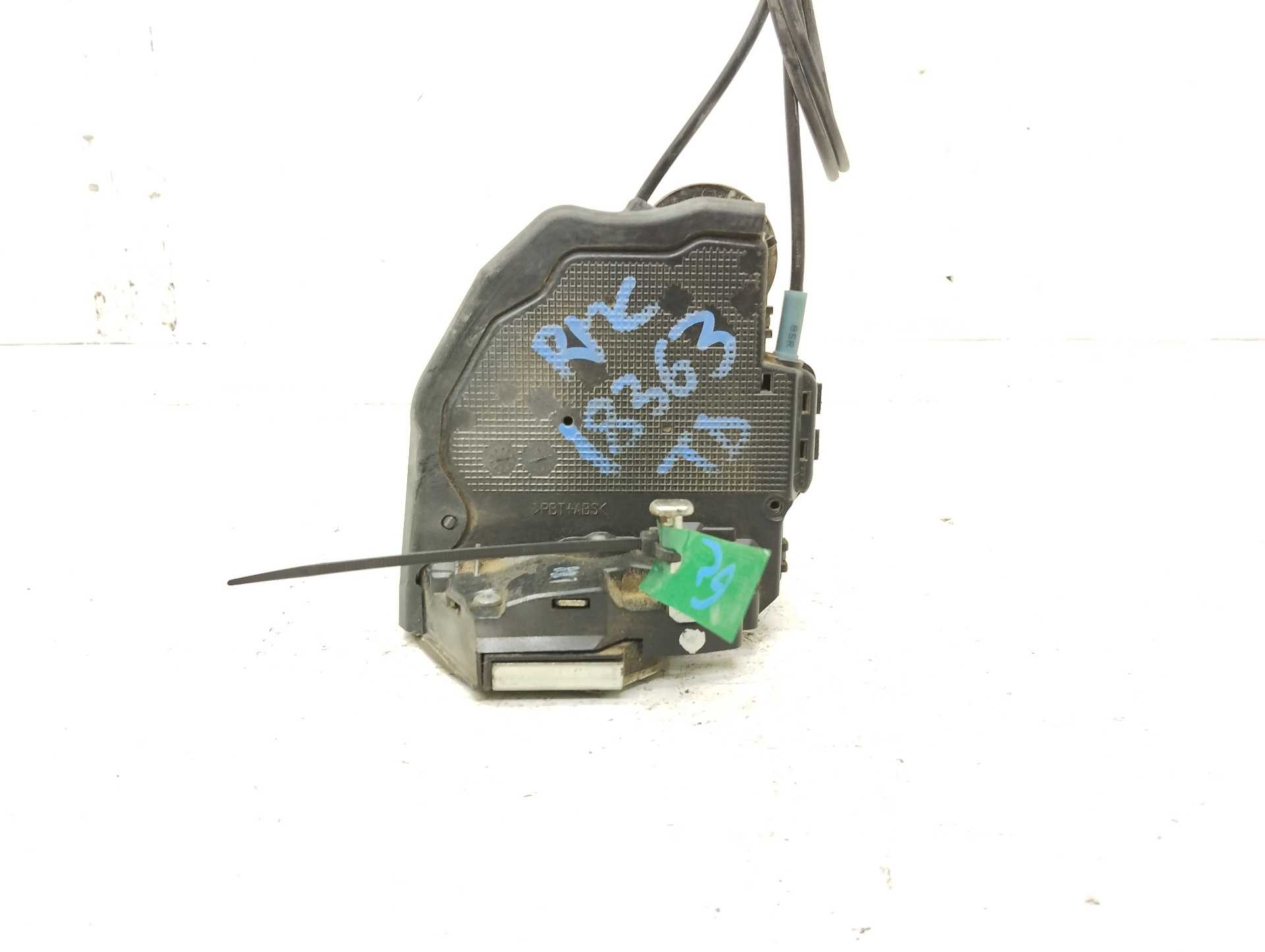 Recambio de cerradura puerta trasera derecha para toyota verso advance referencia OEM IAM A046693  