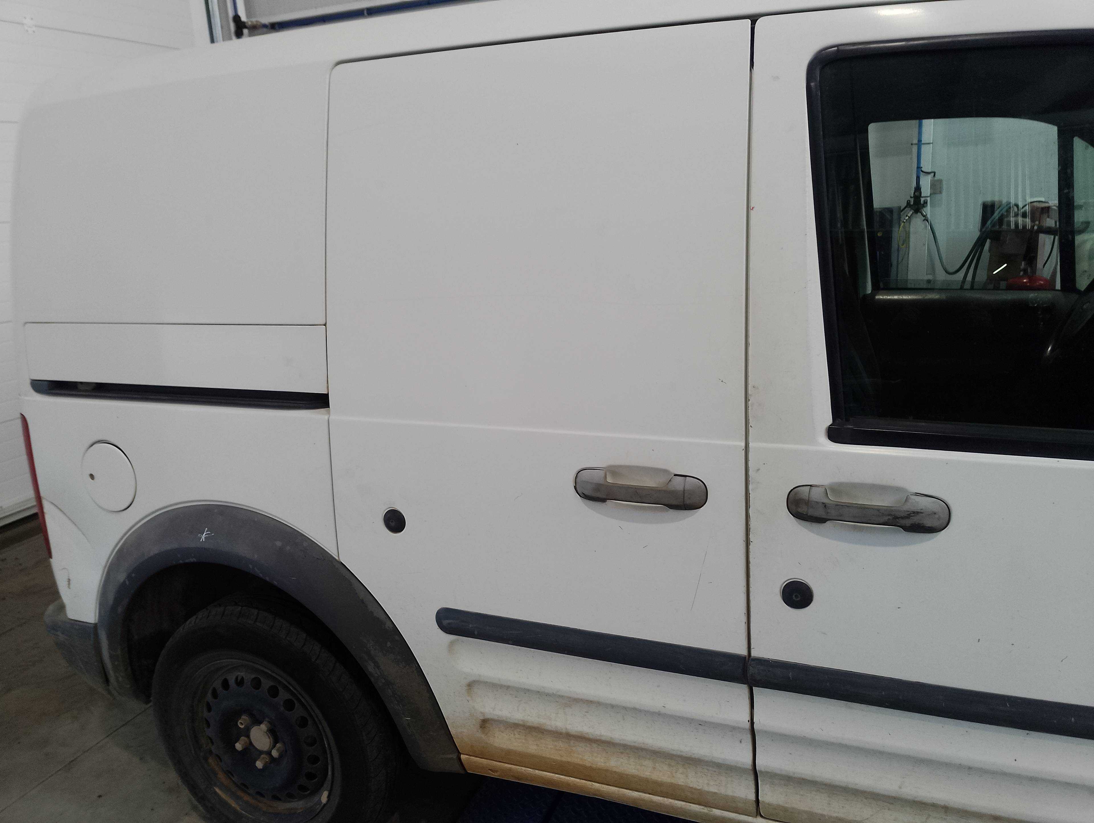 Recambio de puerta lateral corredera derecha para ford transit connect (tc7) furg. referencia OEM IAM   