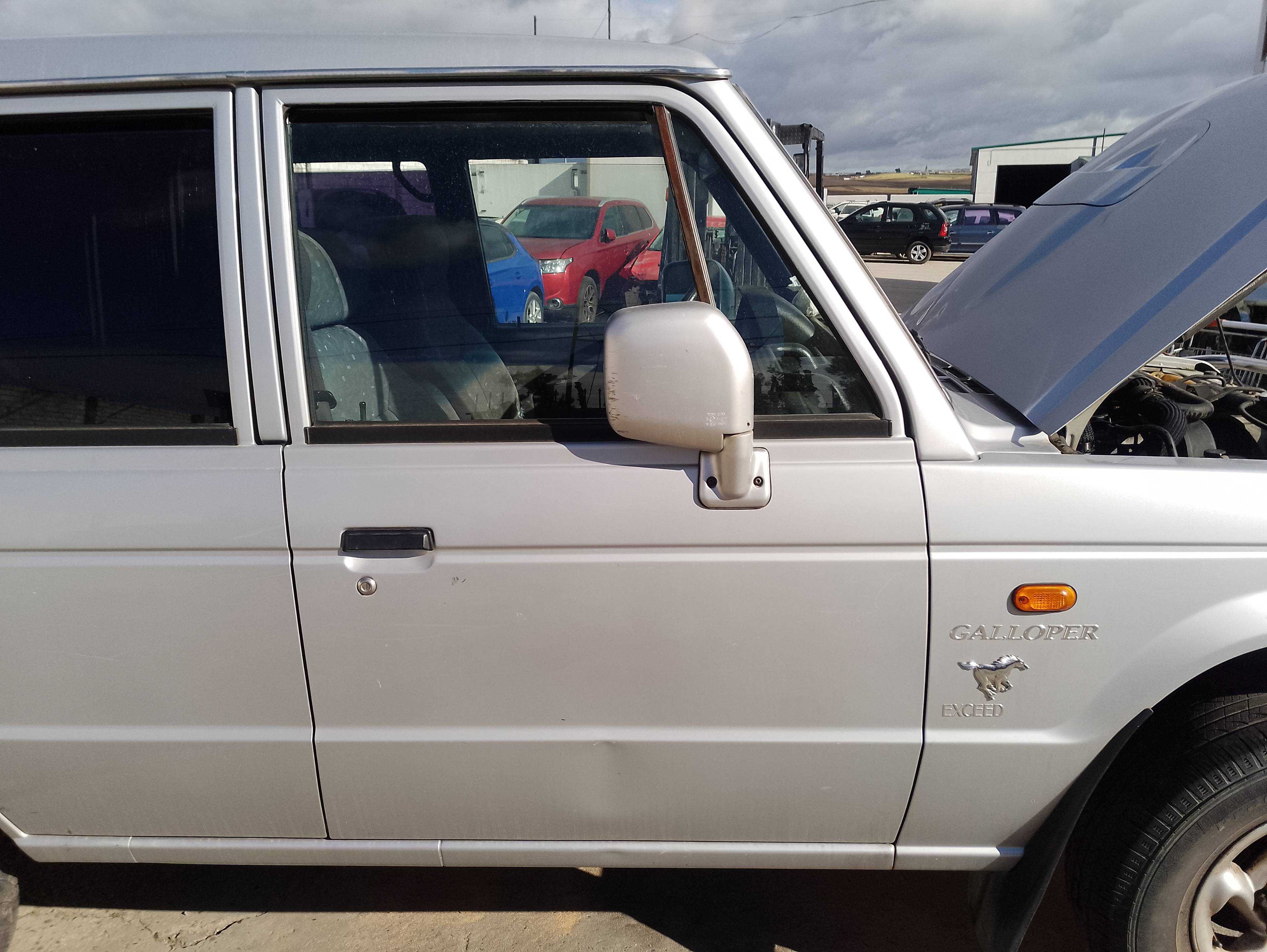 Recambio de puerta delantera derecha para mitsubishi galloper (hyundai) 2.5 td (5-ptas.) referencia OEM IAM   