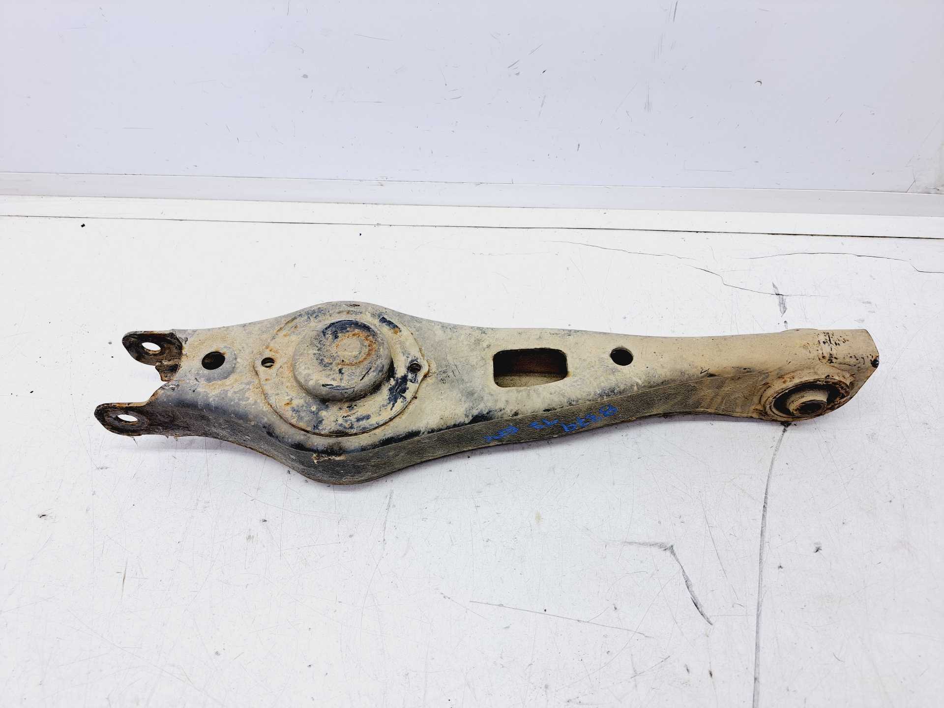Recambio de brazo suspension inferior trasero izquierdo para hyundai santa fe (bm) 2.2 crdi cat referencia OEM IAM   