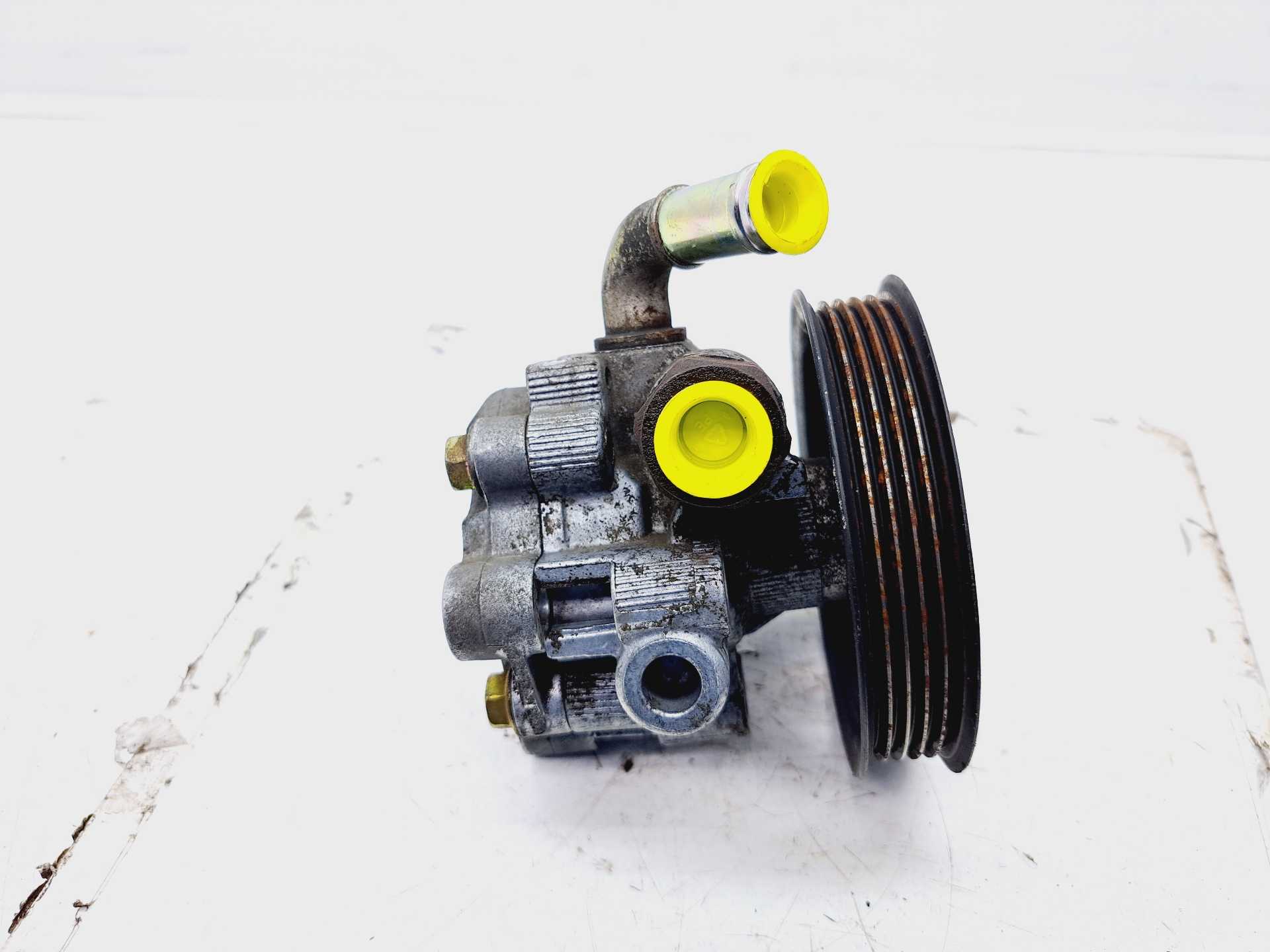 Recambio de bomba direccion para toyota avensis wagon (t25) 2.0 d-4d executive referencia OEM IAM  4431005100 