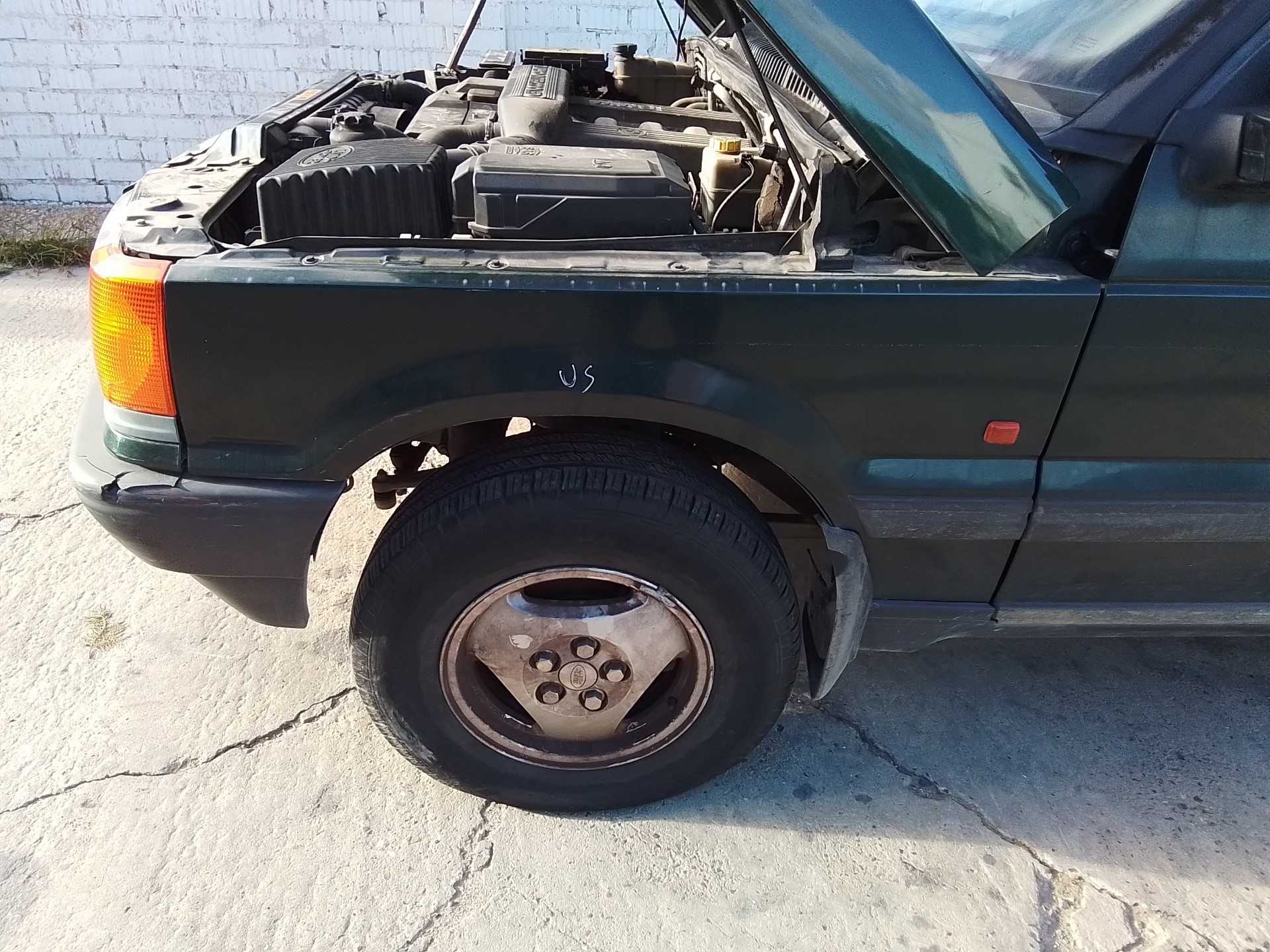 Recambio de aleta delantera izquierda para land rover range rover (lp) 2.5 turbodiesel referencia OEM IAM   