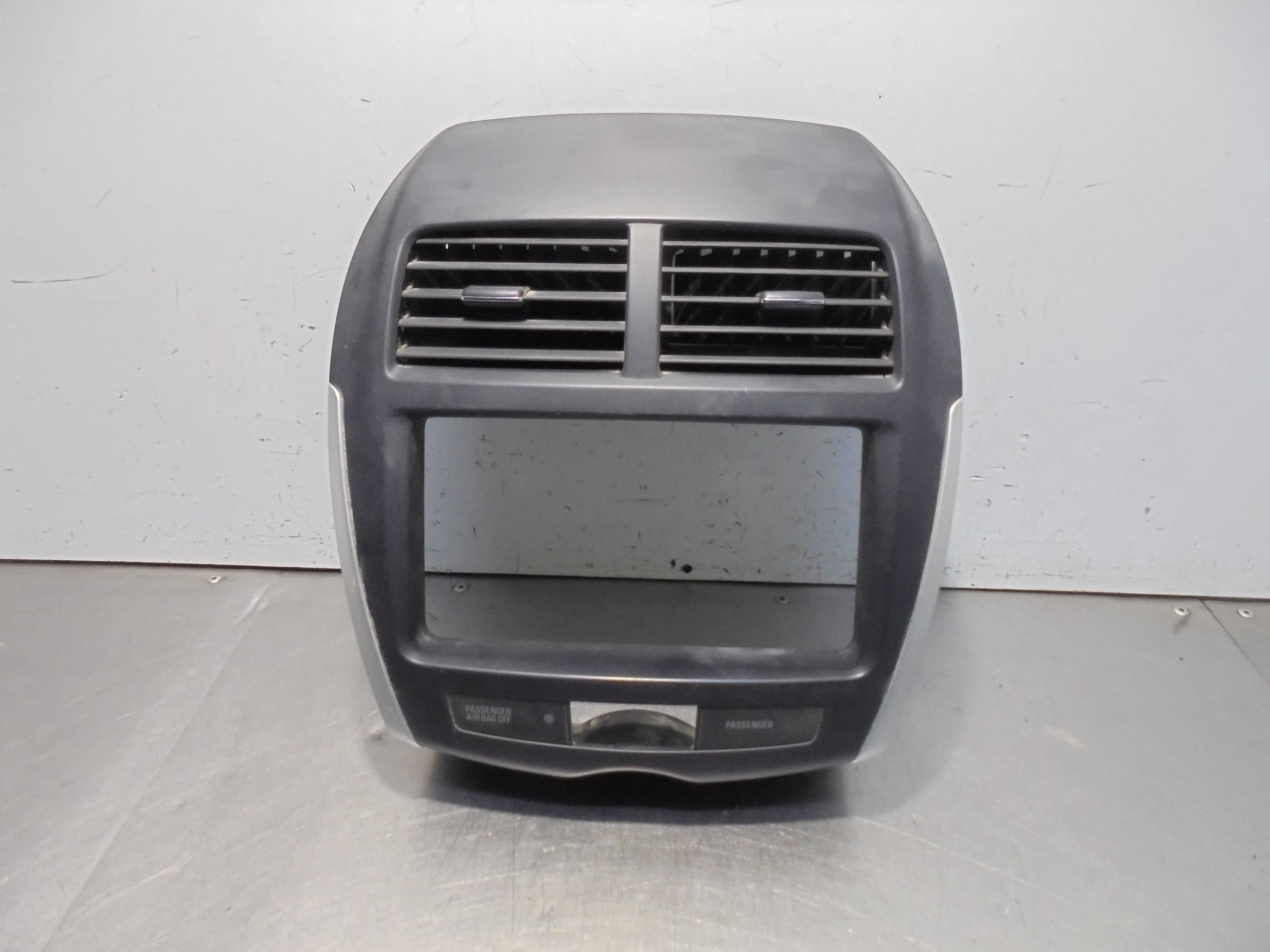 Recambio de consola central para mitsubishi asx (ga0w) challenge 2wd referencia OEM IAM 8002A916XA VISTEON 