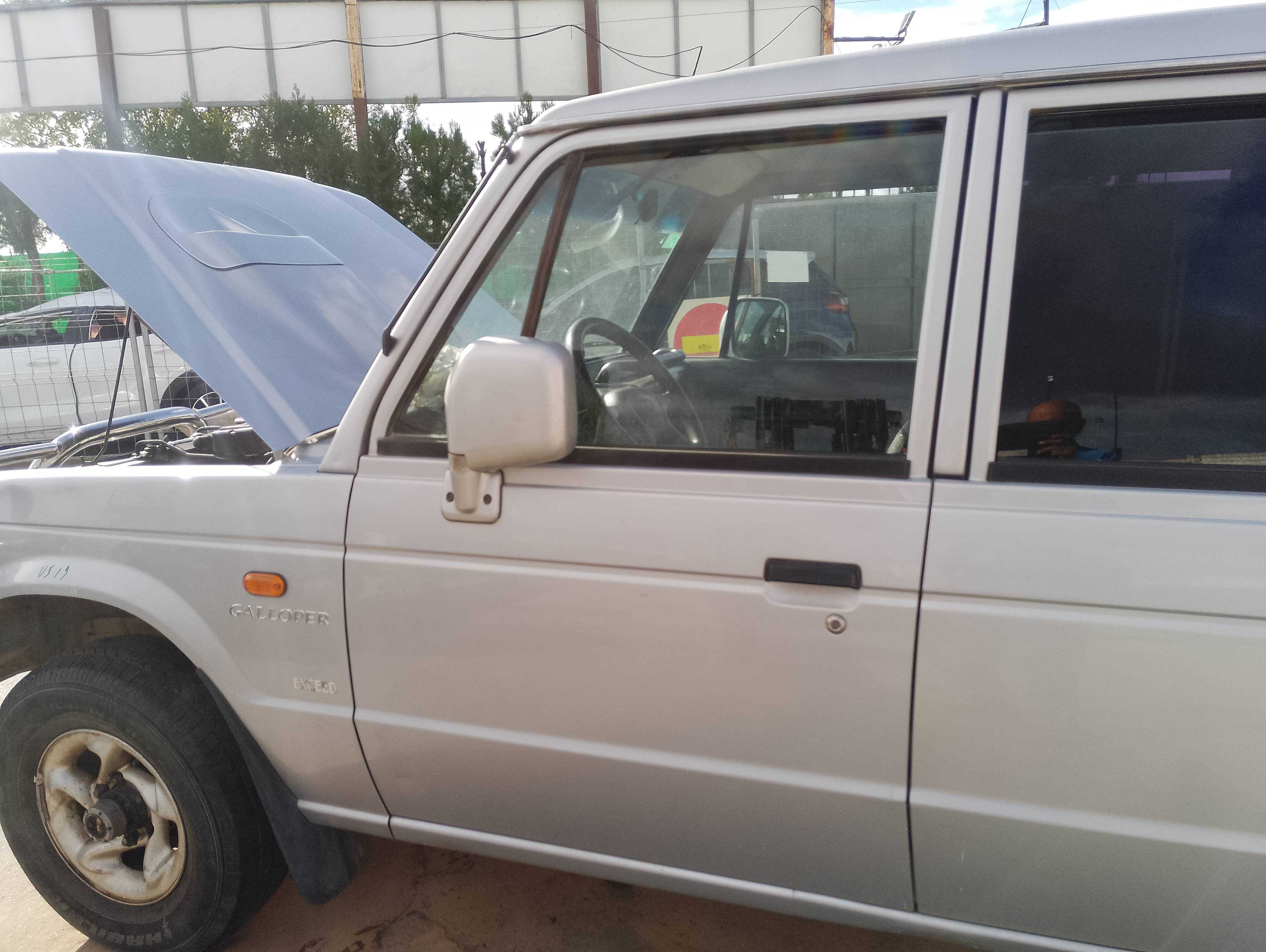 Recambio de puerta delantera izquierda para mitsubishi galloper (hyundai) 2.5 td (5-ptas.) referencia OEM IAM   