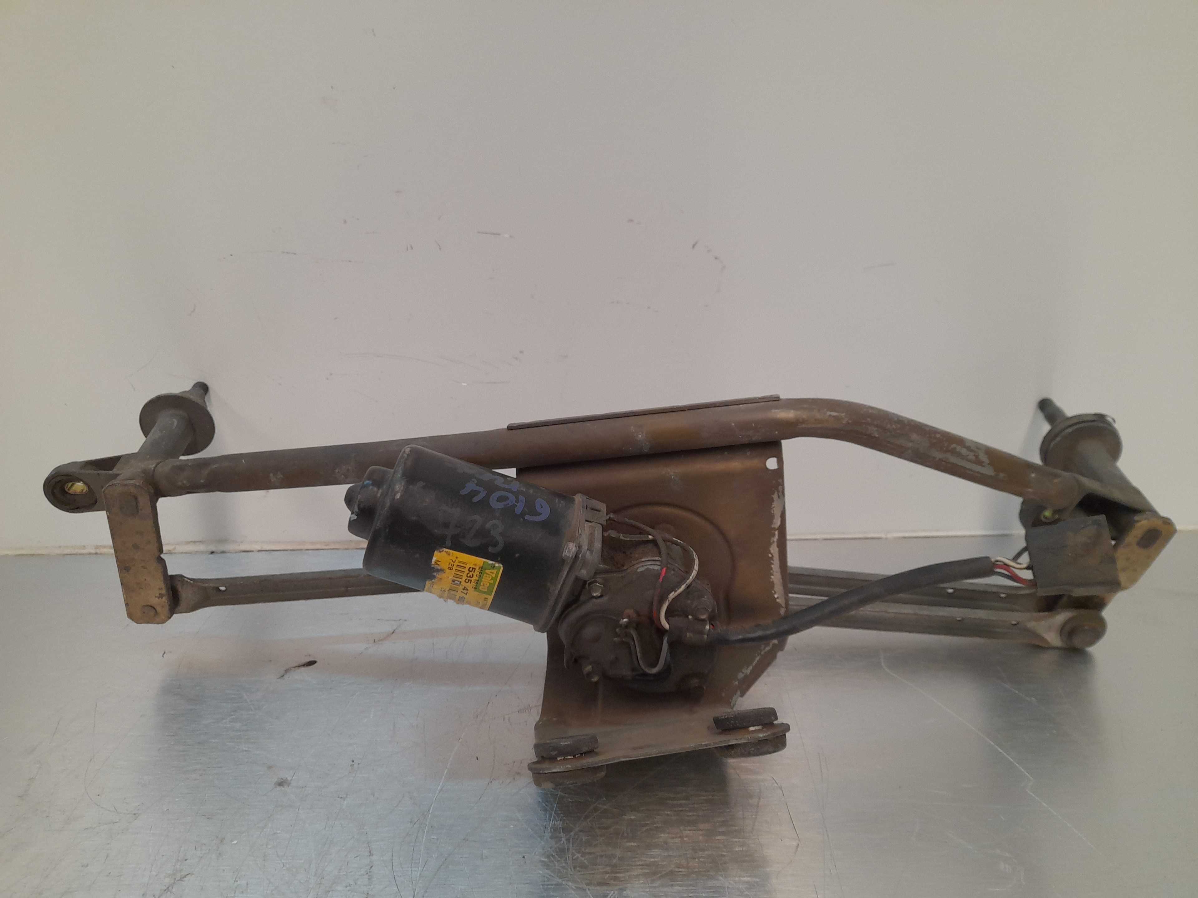 Recambio de motor limpia delantero para mercedes-benz 110 referencia OEM IAM 53547902  