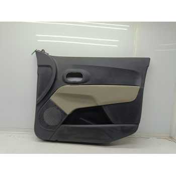 GUARNECIDO PUERTA DELANTERA DERECHA 809004017R 