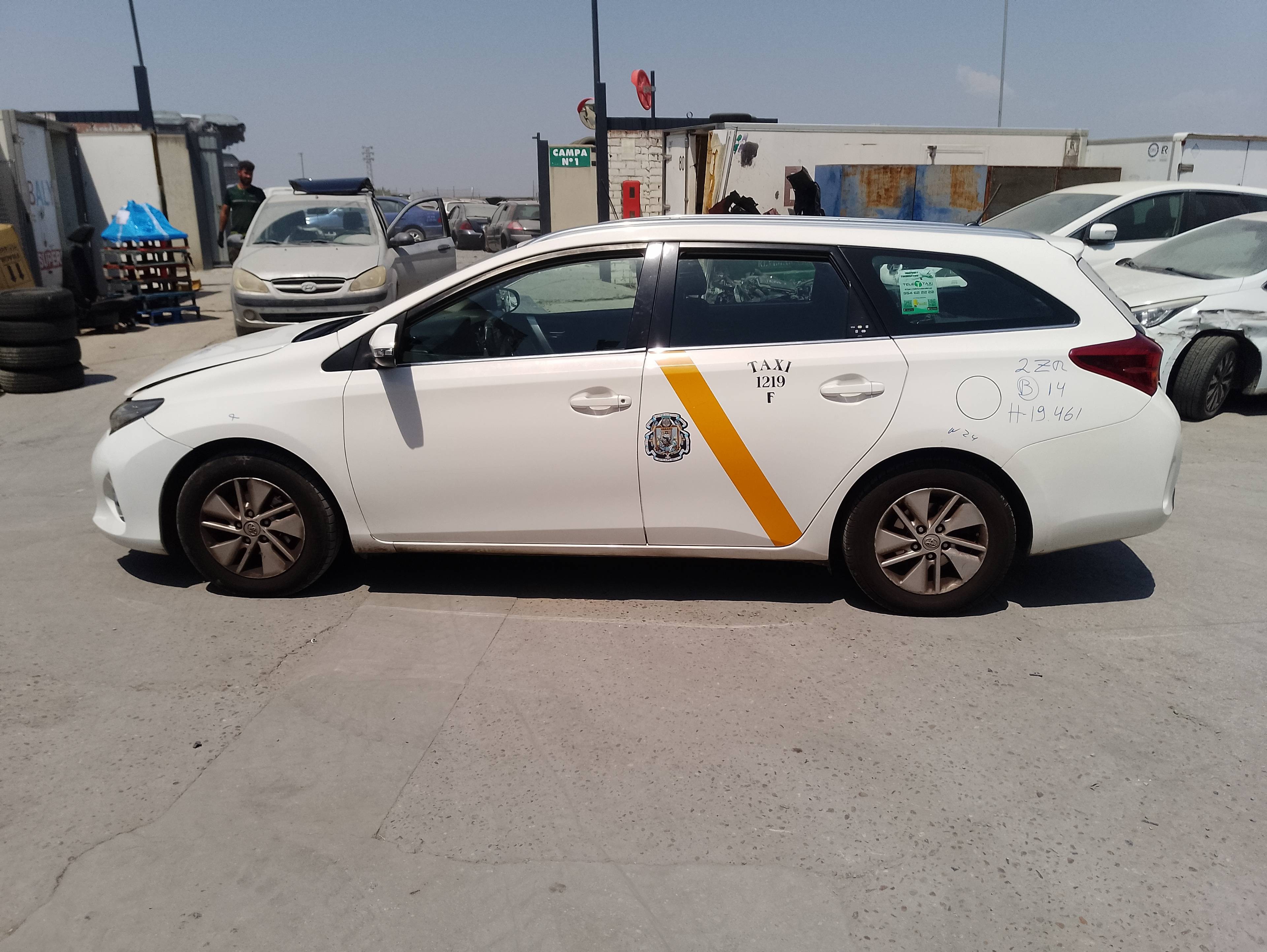 toyota auris del año 2014