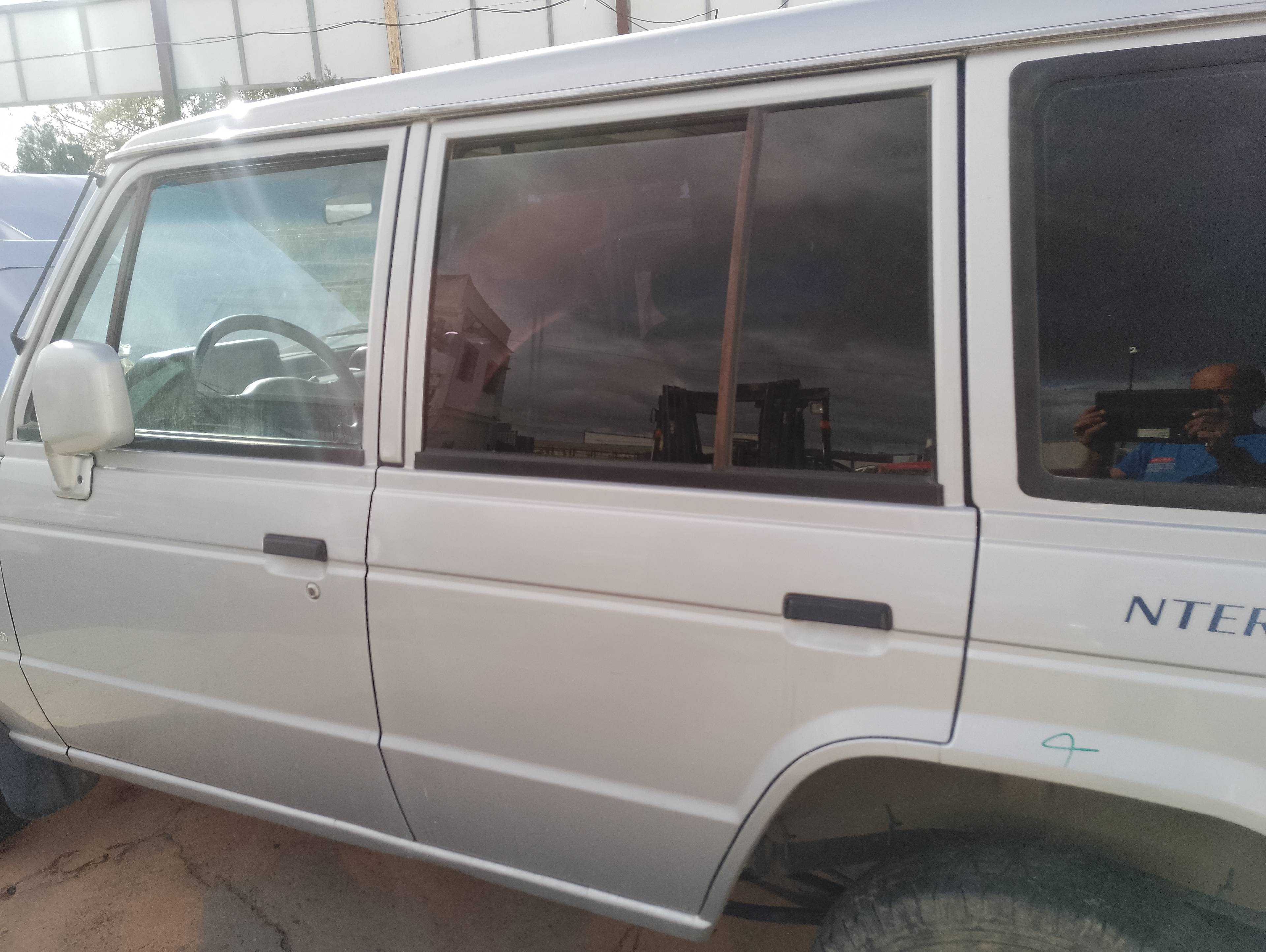 Recambio de puerta trasera izquierda para mitsubishi galloper (hyundai) 2.5 td (5-ptas.) referencia OEM IAM   