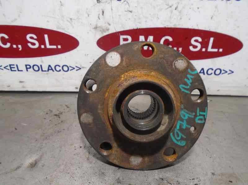 Recambio de buje delantero izquierdo para audi a4 berlina (8e) 2.0 tdi 16v (103kw) referencia OEM IAM   