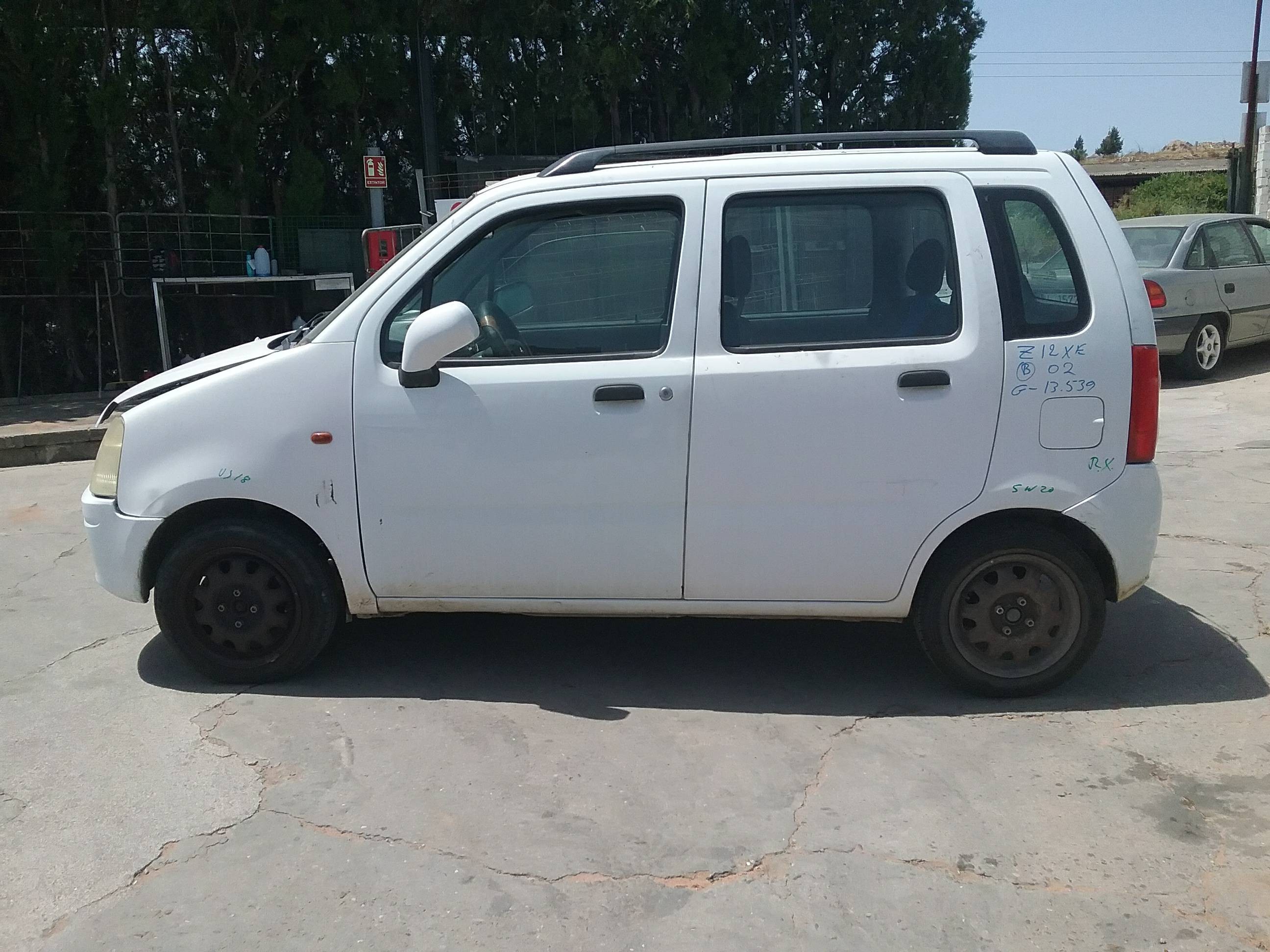 opel agila del año 2002