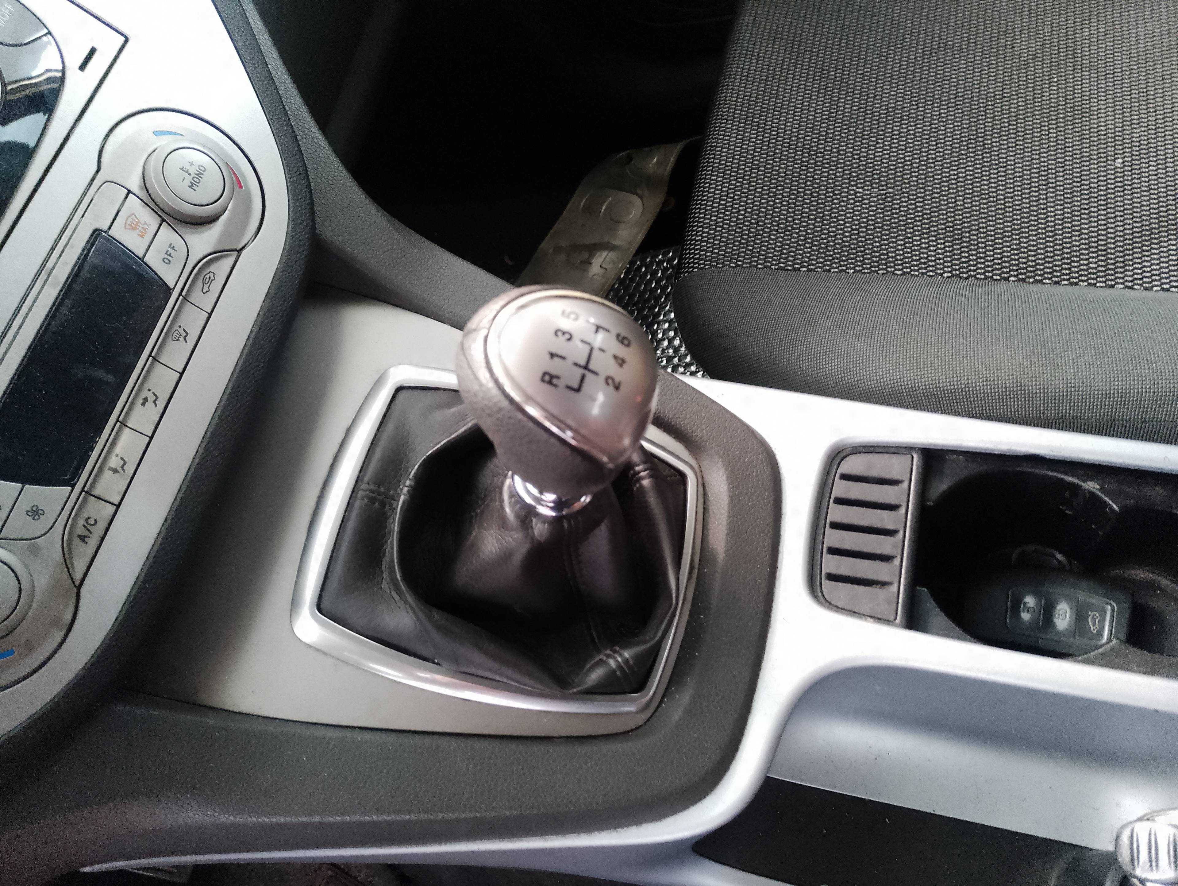 Recambio de palanca cambio para ford kuga (cbv) titanium referencia OEM IAM   