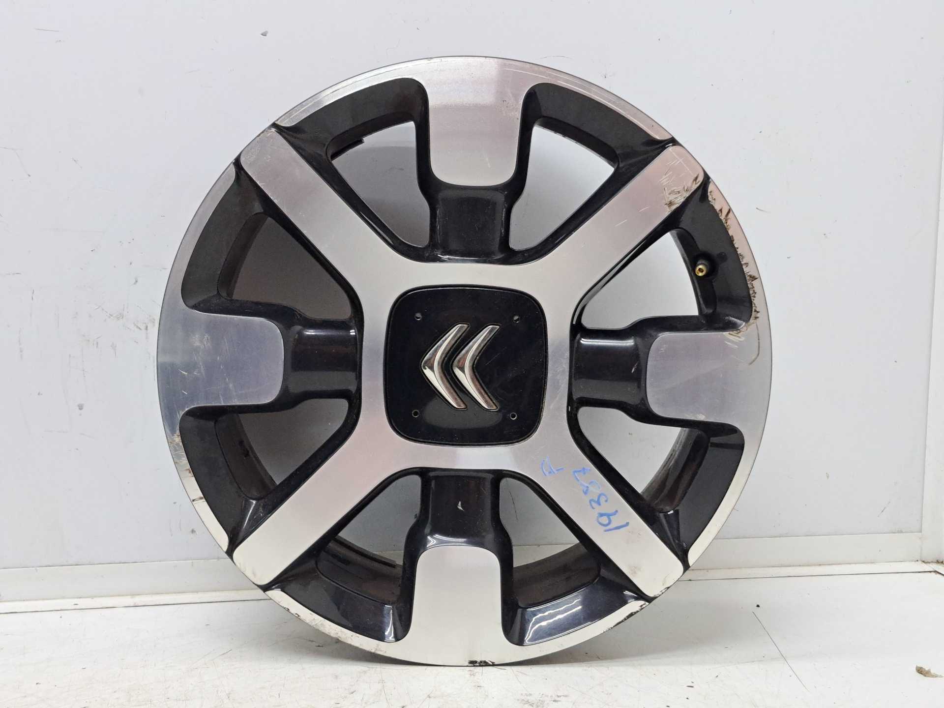 Recambio de llanta para citroën c4 cactus feel referencia OEM IAM R17 9800494077 