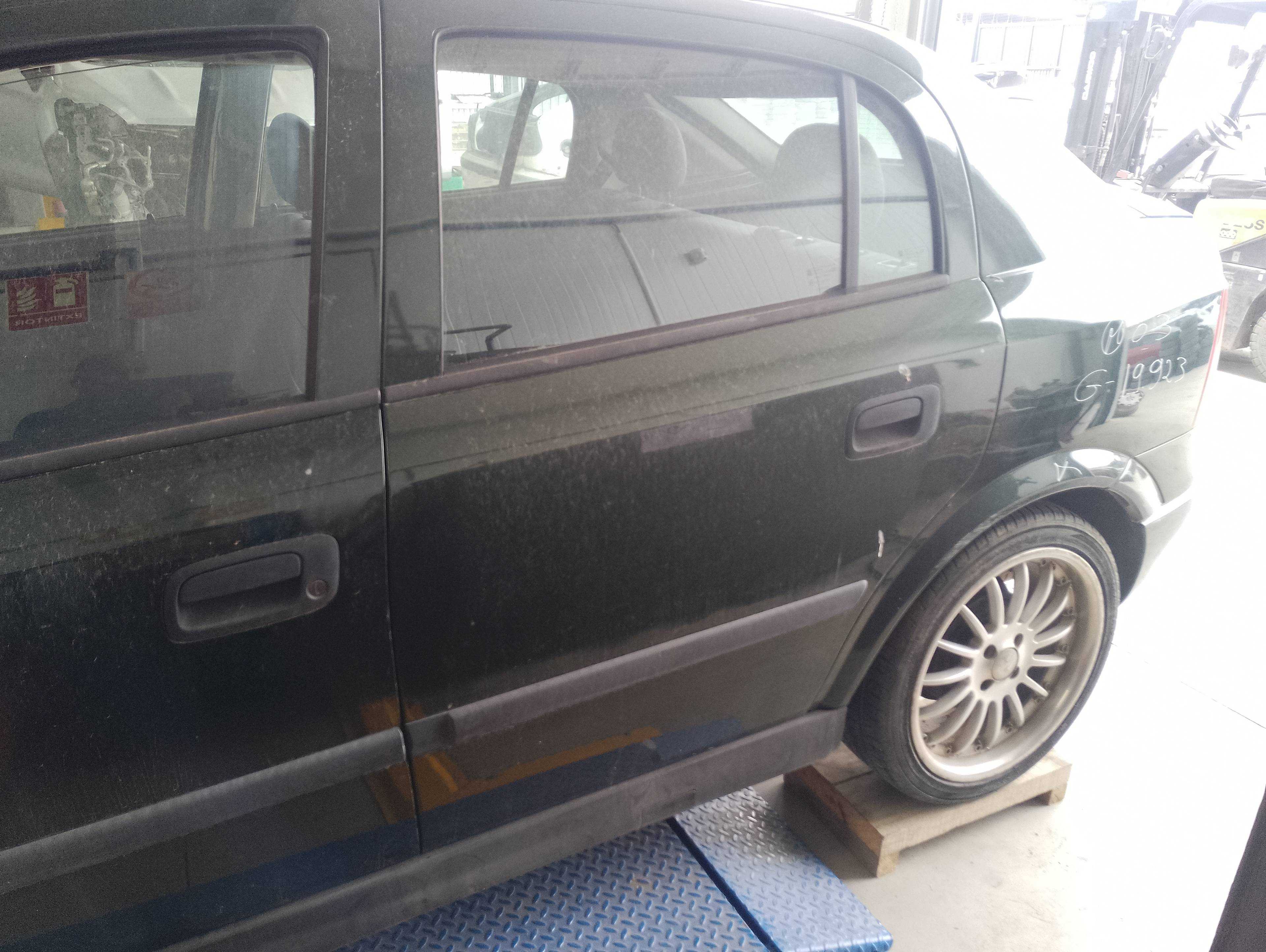 Recambio de puerta trasera izquierda para opel astra g berlina club referencia OEM IAM   