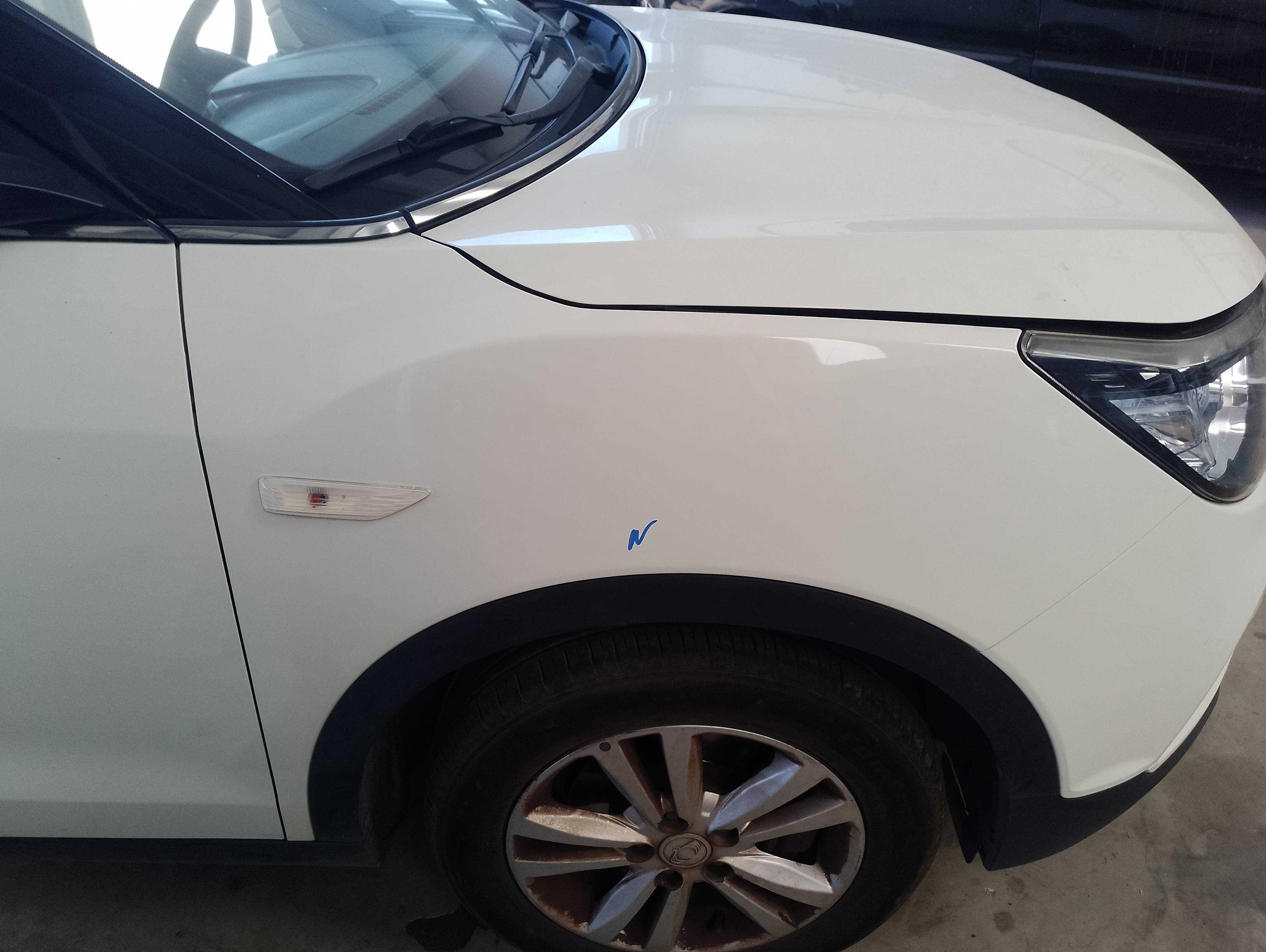 Recambio de aleta delantera derecha para ssangyong tivoli crystal 4x2 referencia OEM IAM   