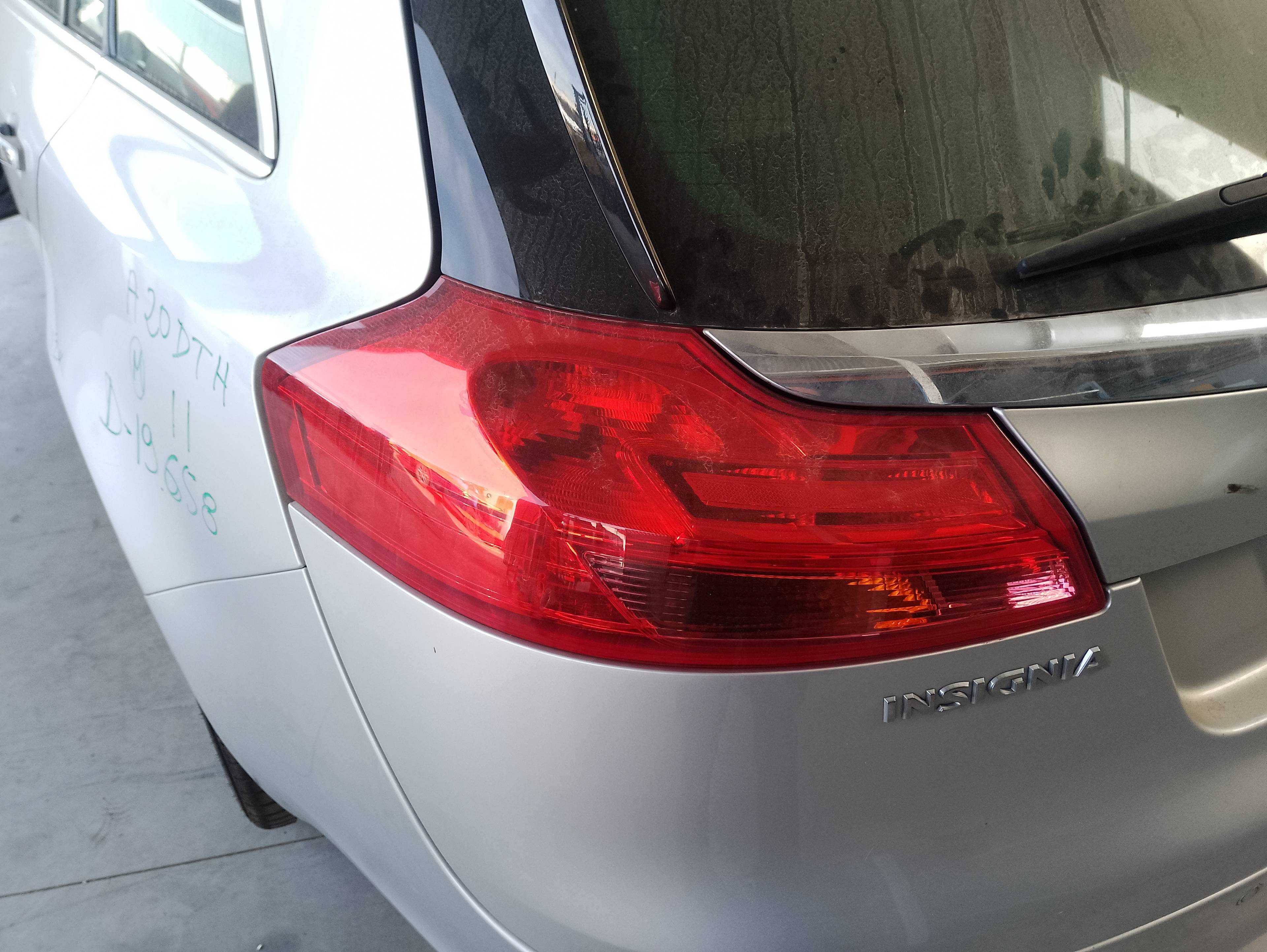 Recambio de piloto trasero izquierdo para opel insignia sports tourer cosmo referencia OEM IAM   