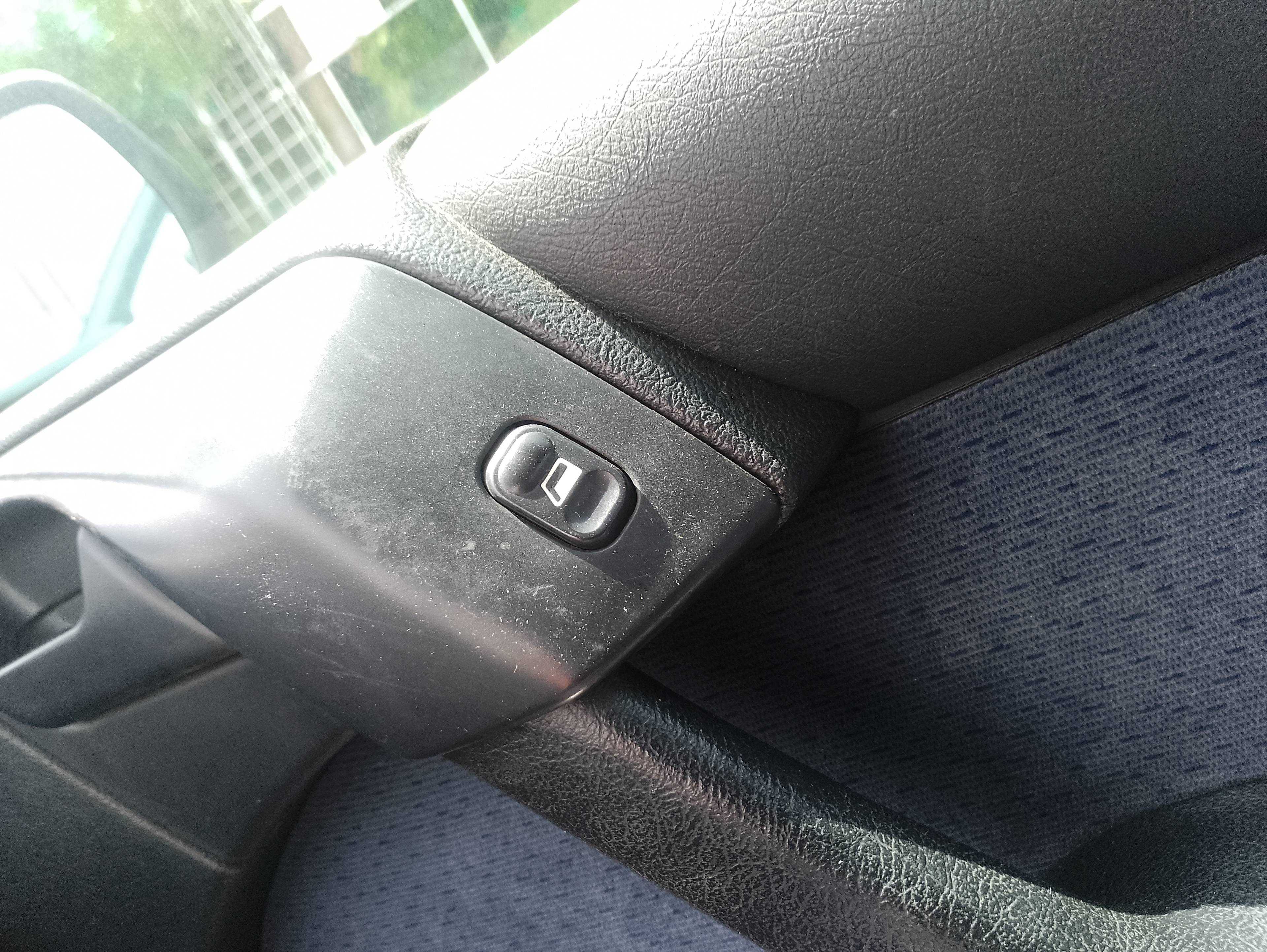Recambio de mando elevalunas delantero derecho para citroën xantia berlina 2.0 hdi 90/110 plaisir referencia OEM IAM   