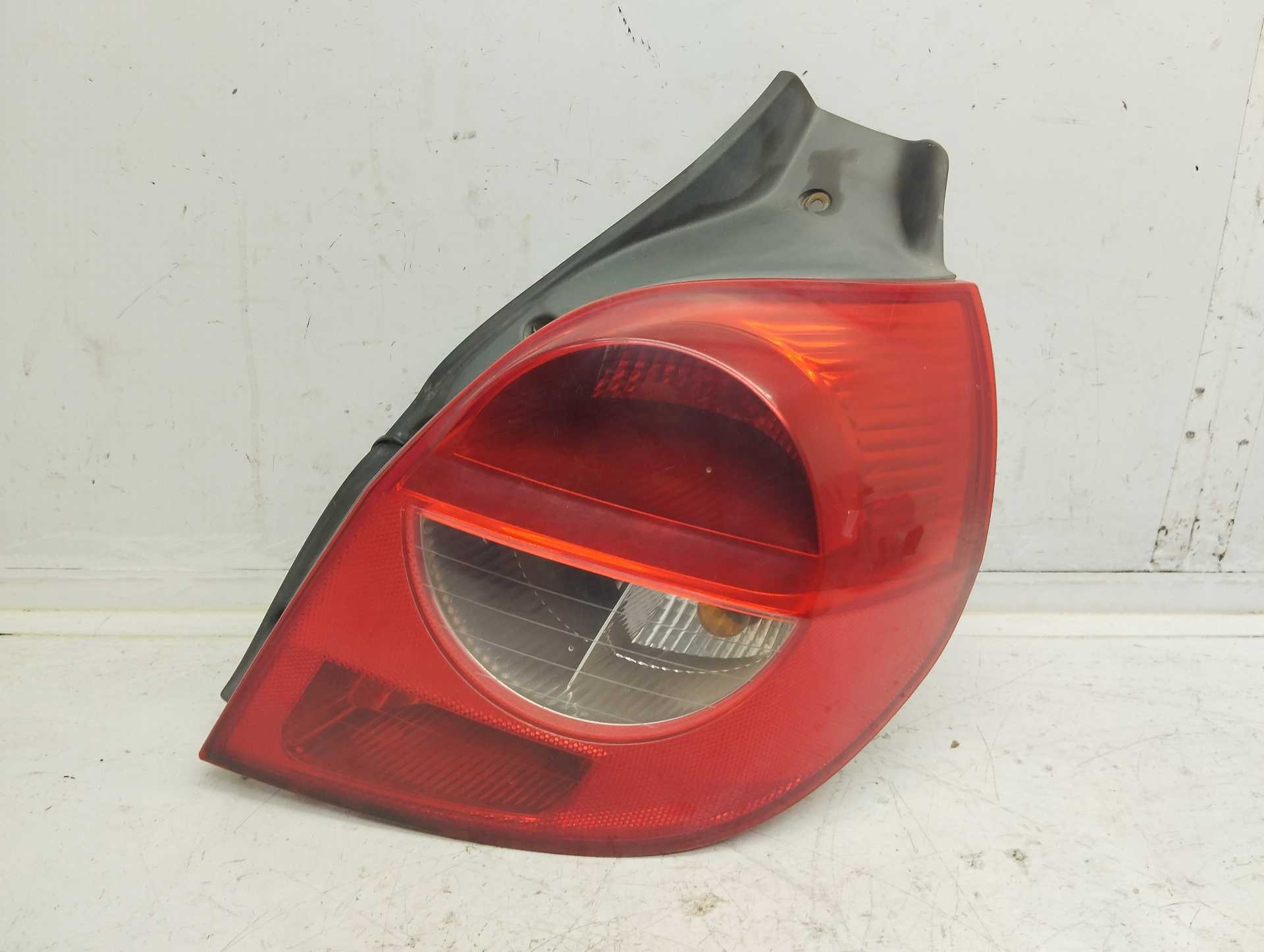 Recambio de piloto trasero derecho para renault clio iii 20 aniversario referencia OEM IAM 89035080  