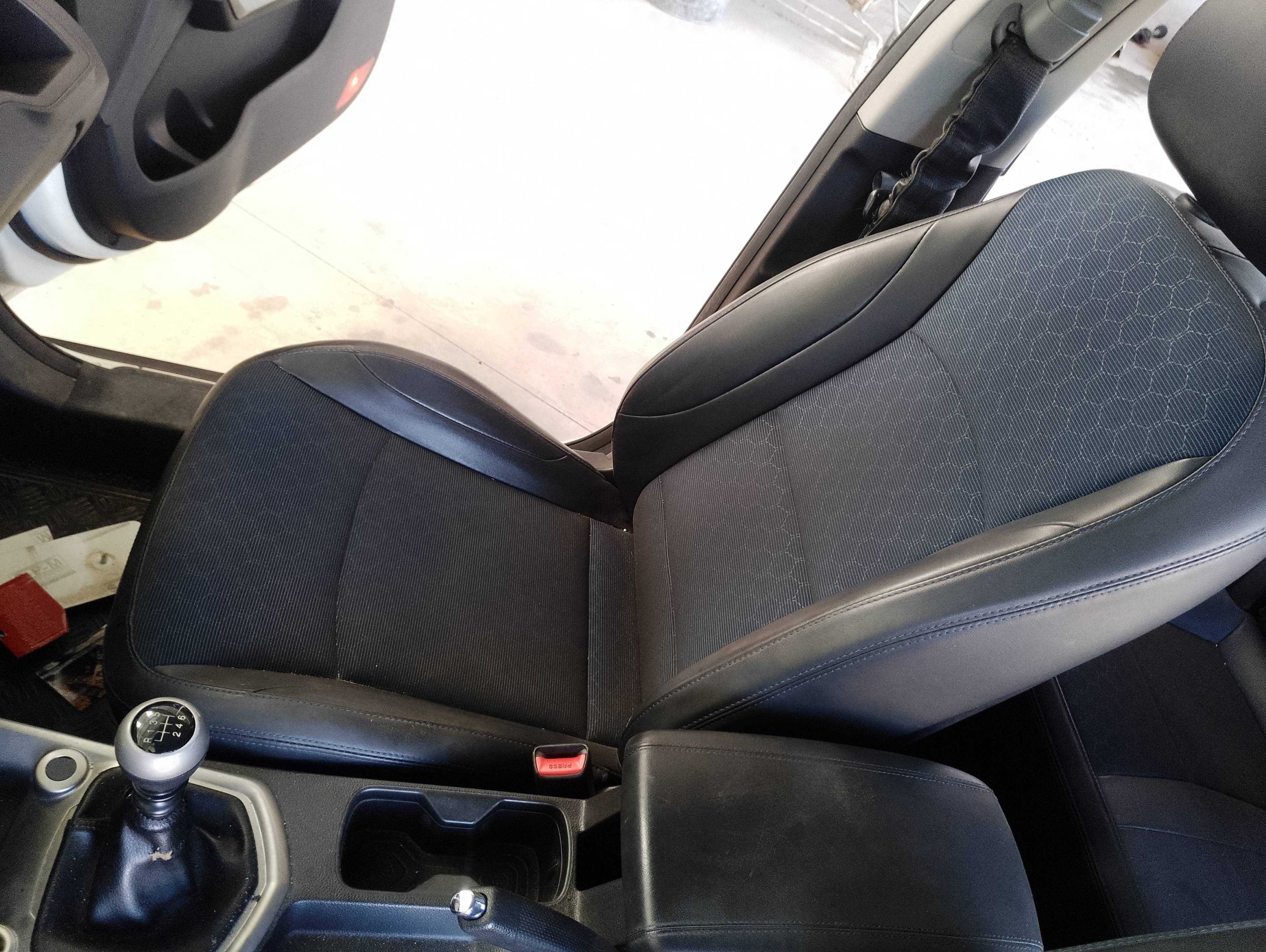 Recambio de asiento delantero derecho para ssangyong tivoli crystal 4x2 referencia OEM IAM   
