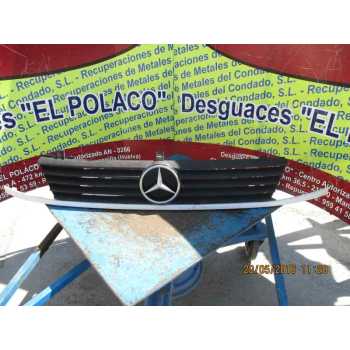 Recambio de rejilla delantera para mercedes-benz 110 referencia OEM IAM   