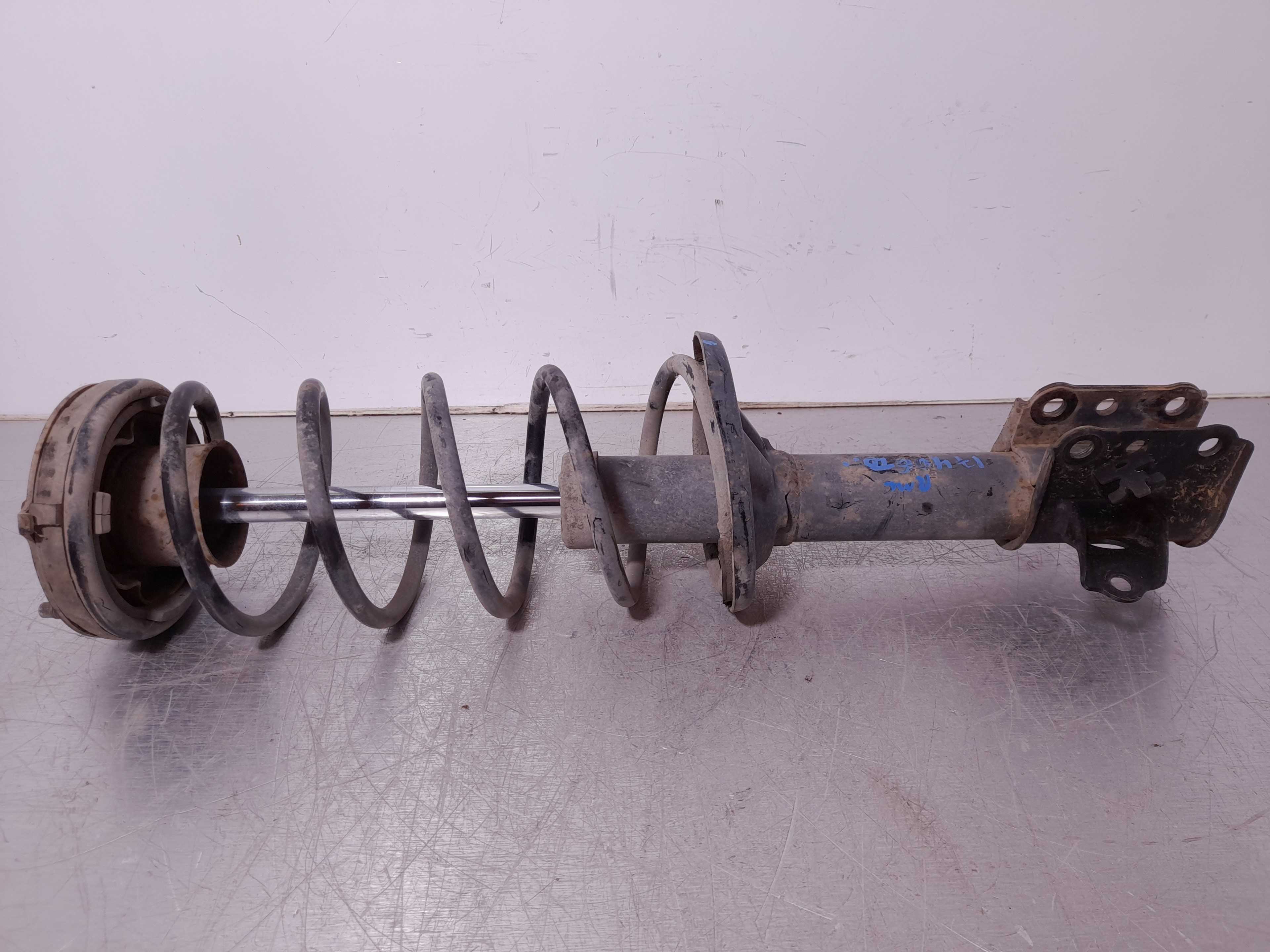 Recambio de amortiguador trasero derecho para mazda 323 berlina c/f/p/s (ba) referencia OEM IAM   