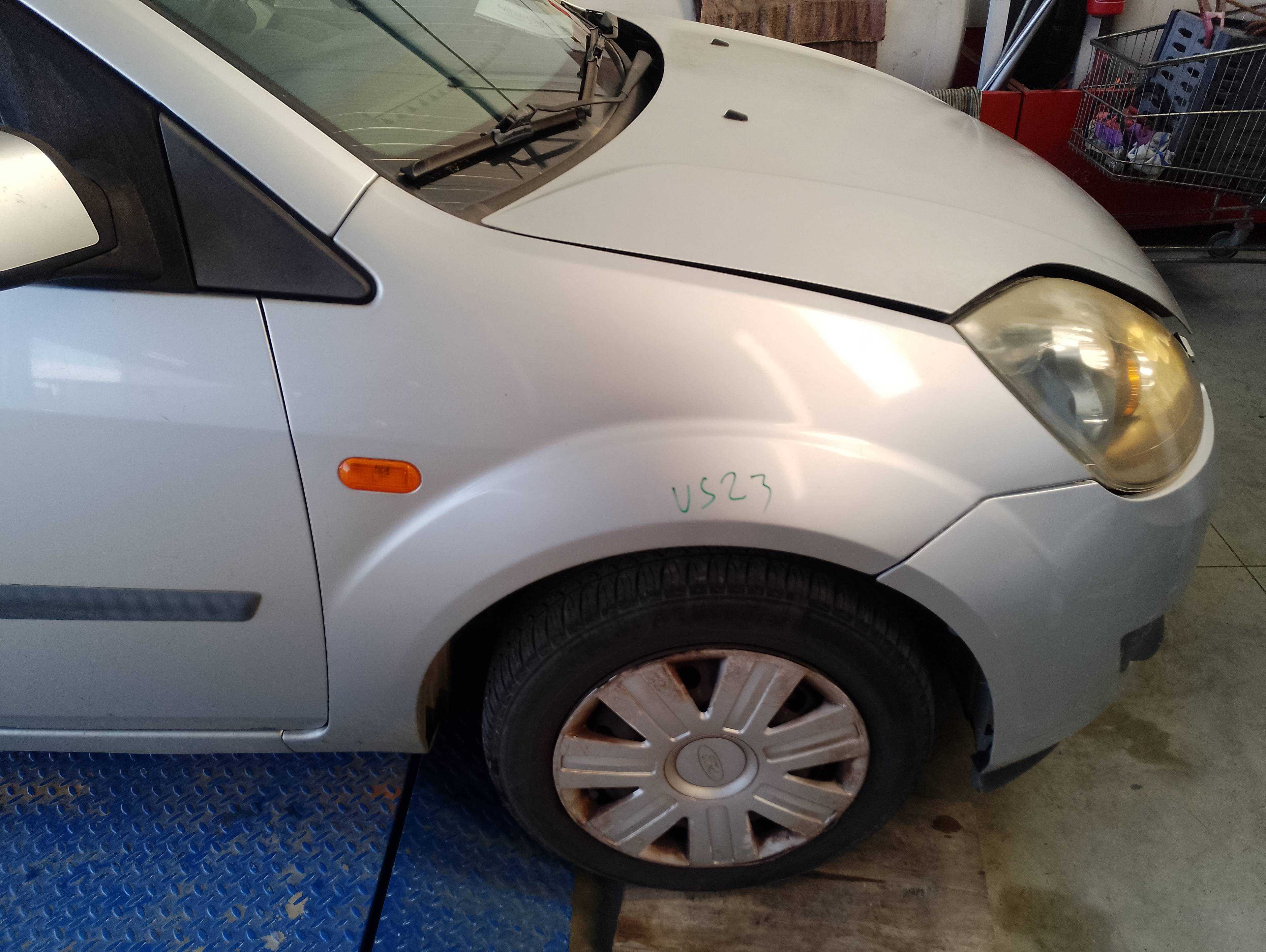 Recambio de aleta delantera derecha para ford fiesta (cbk) ambiente referencia OEM IAM   