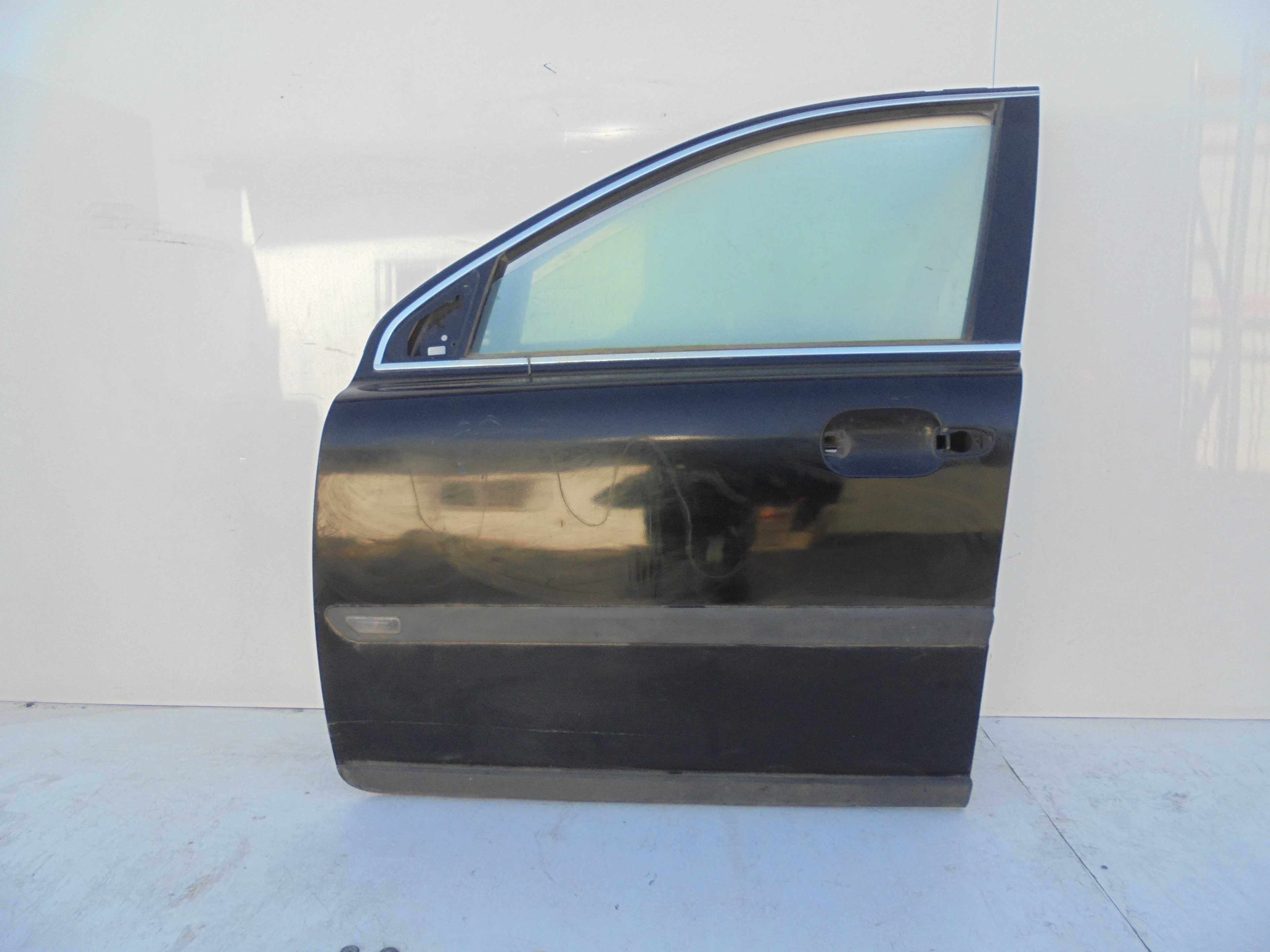 Recambio de puerta delantera izquierda para volvo xc90 2.9 bi-turbo cat referencia OEM IAM   